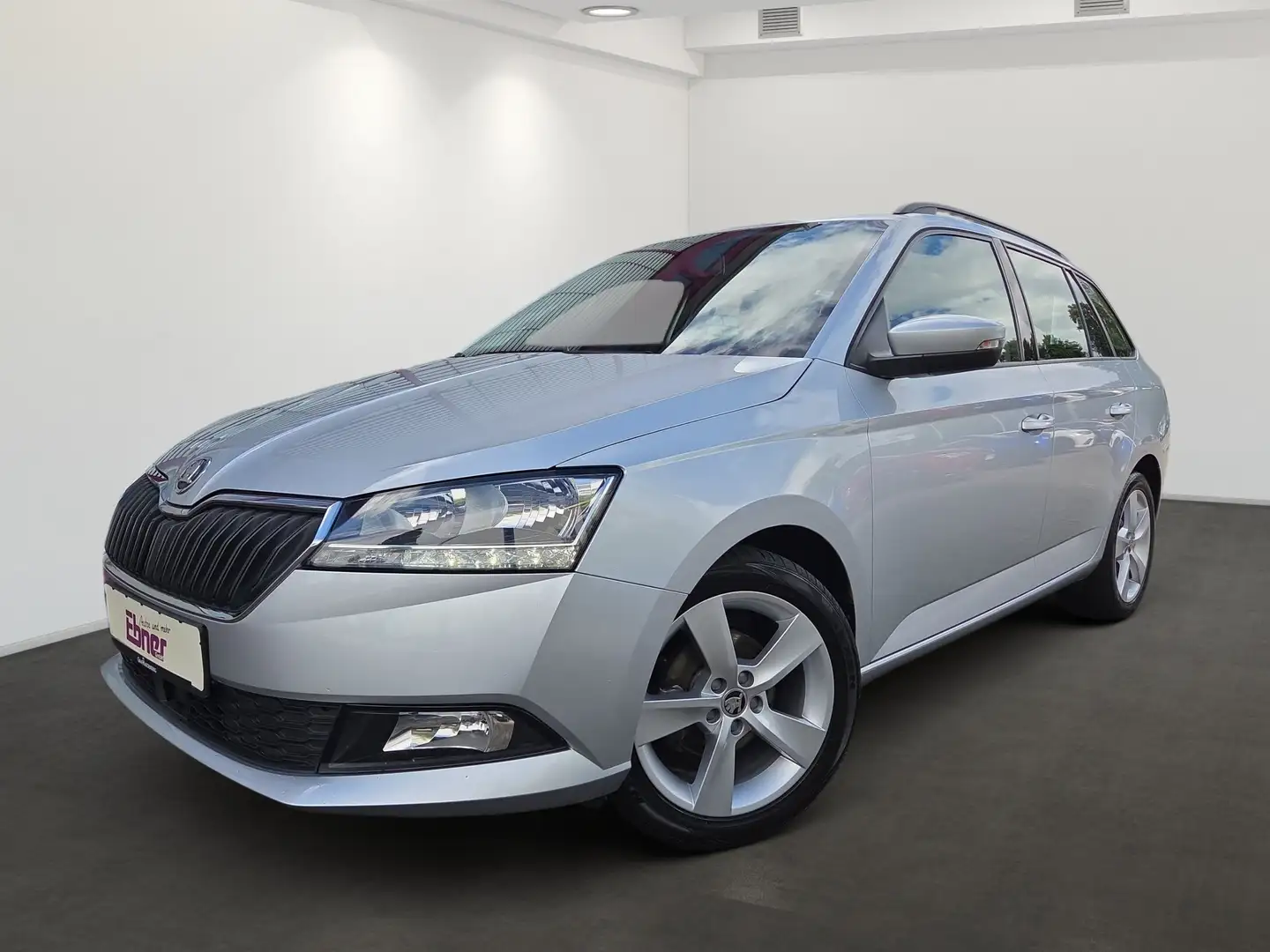 Skoda Fabia Combi COOL PLUS TSI ACC+SITZHZG+PDC+BLUETOOTH+16 A Silber - 2