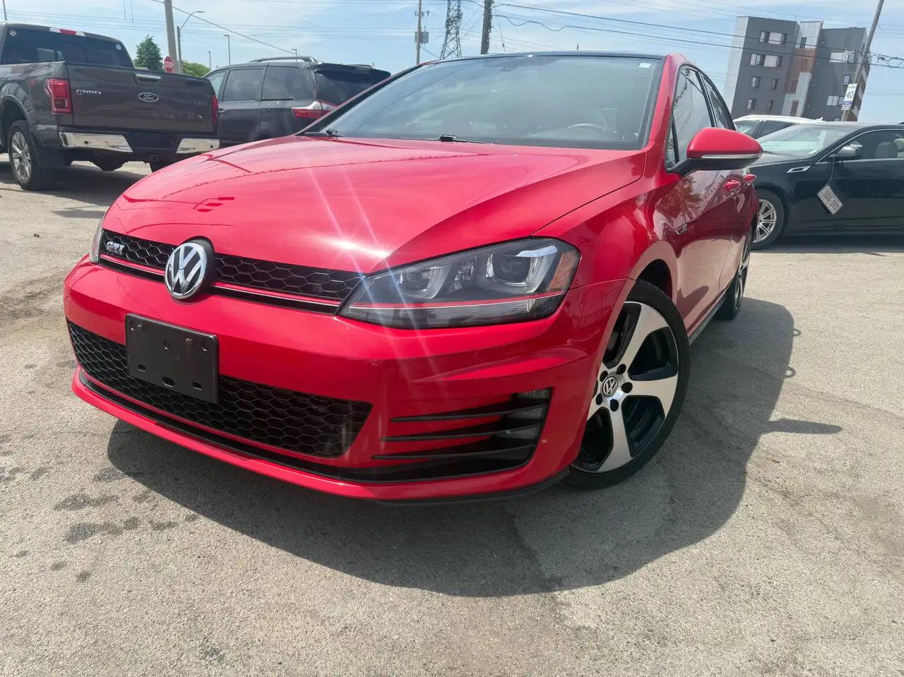 Volkswagen Golf GTI снимка Volkswagen Golf GTI