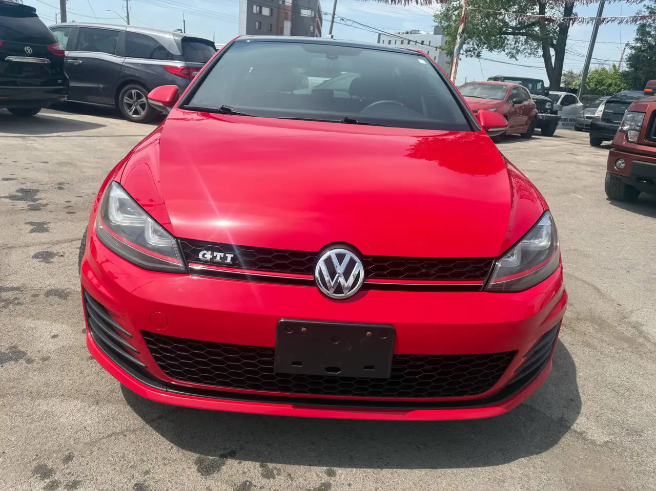 Volkswagen Golf GTI снимка Volkswagen Golf GTI