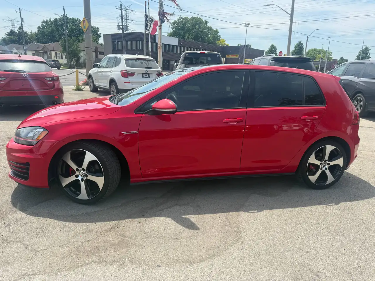 Volkswagen Golf GTI снимка Volkswagen Golf GTI