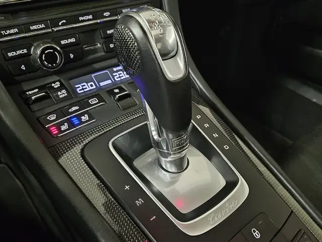 Porsche 911 Turbo S * CHRONO * APPROVED bis 10/2027 * PANO * Ansicht 36