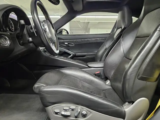 Porsche 911 Turbo S * CHRONO * APPROVED bis 10/2027 * PANO * Ansicht 12