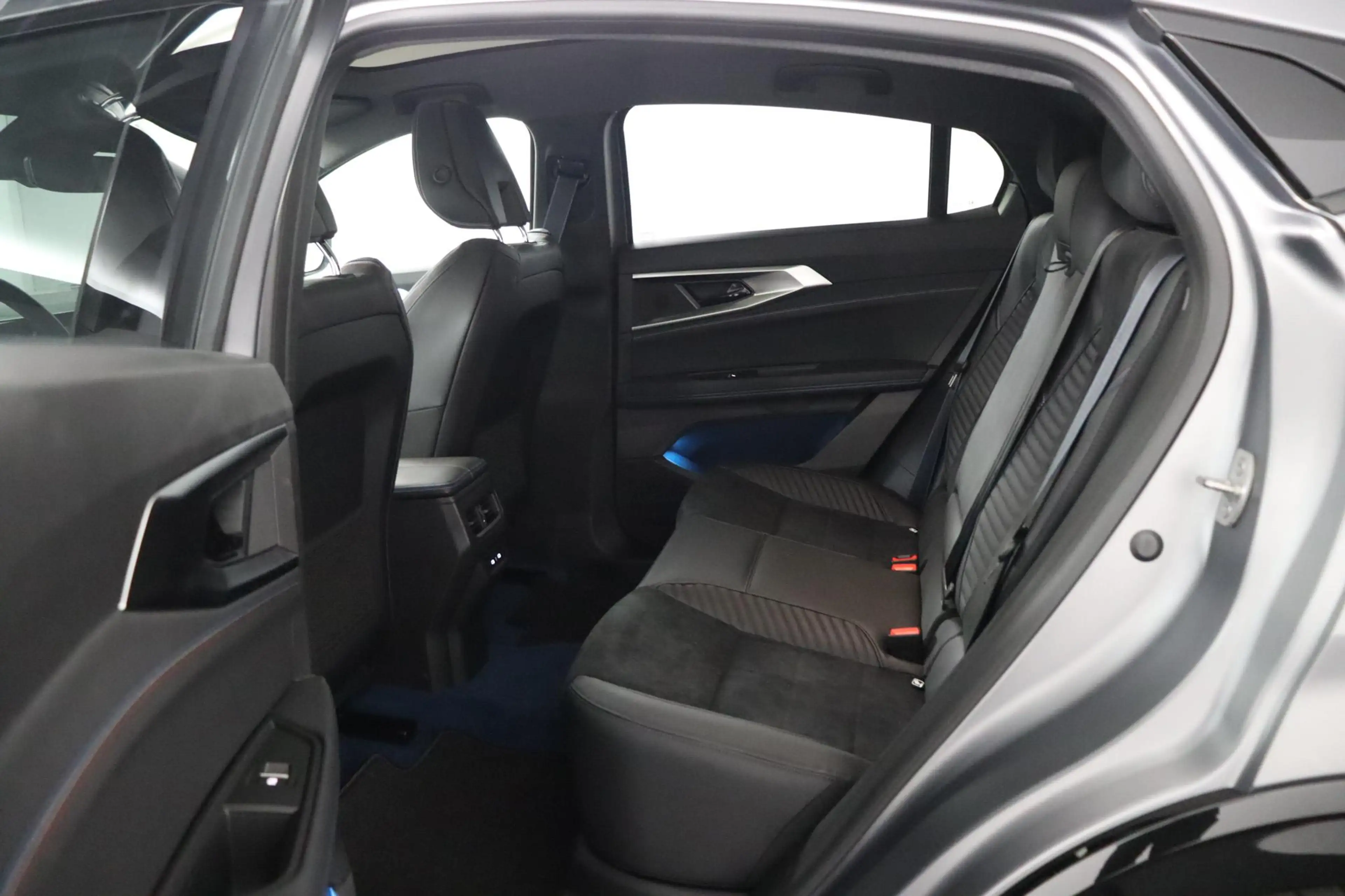 Renault Rafale atelier Alpine hyper hybrid E-Tech 4x4 300 | Full — photo 15