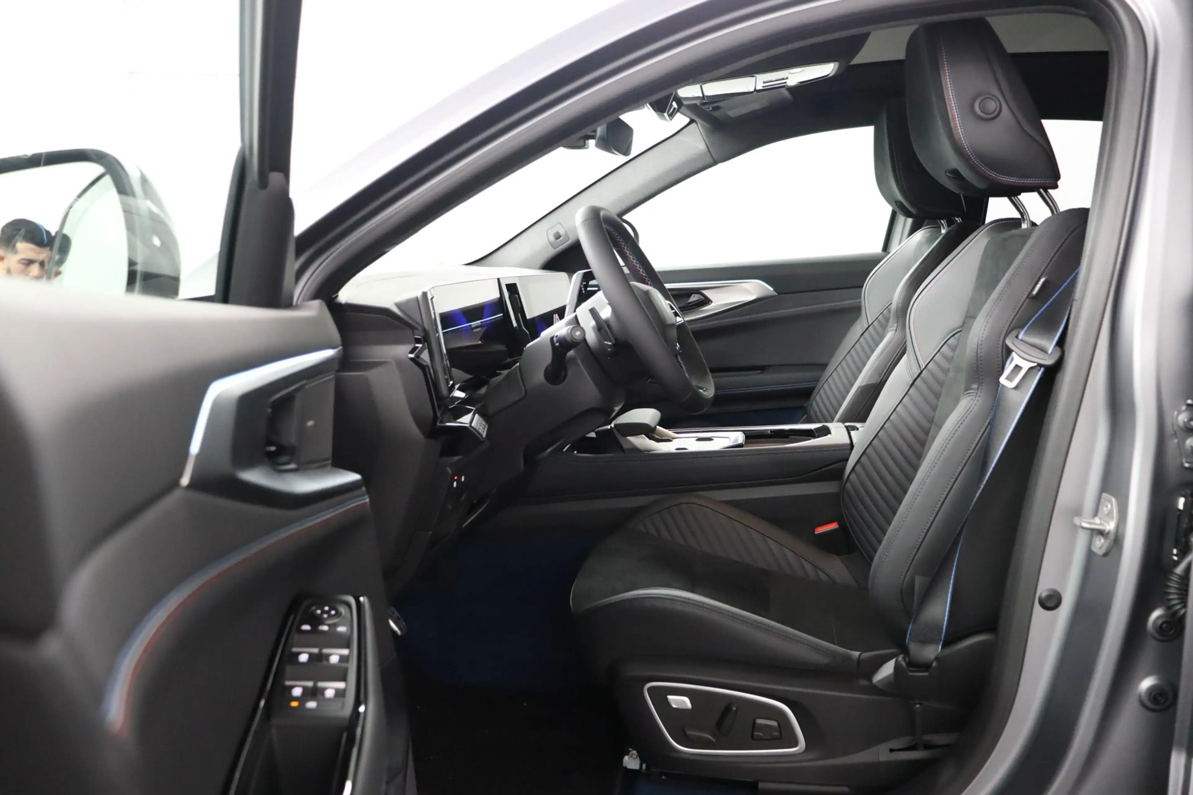 Renault Rafale atelier Alpine hyper hybrid E-Tech 4x4 300 | Full — photo 14