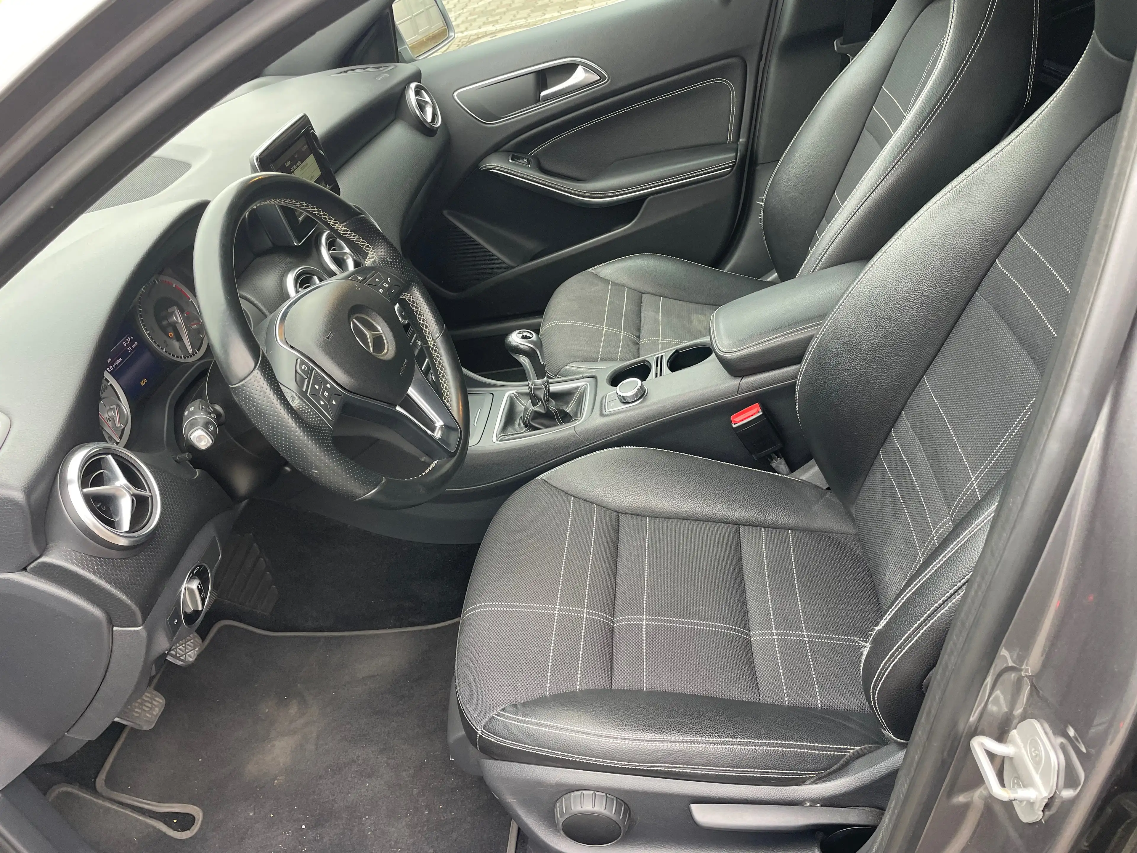 Mercedes-Benz A 180 A-Klasse (BlueEFFICIENCY) Urban — photo 15