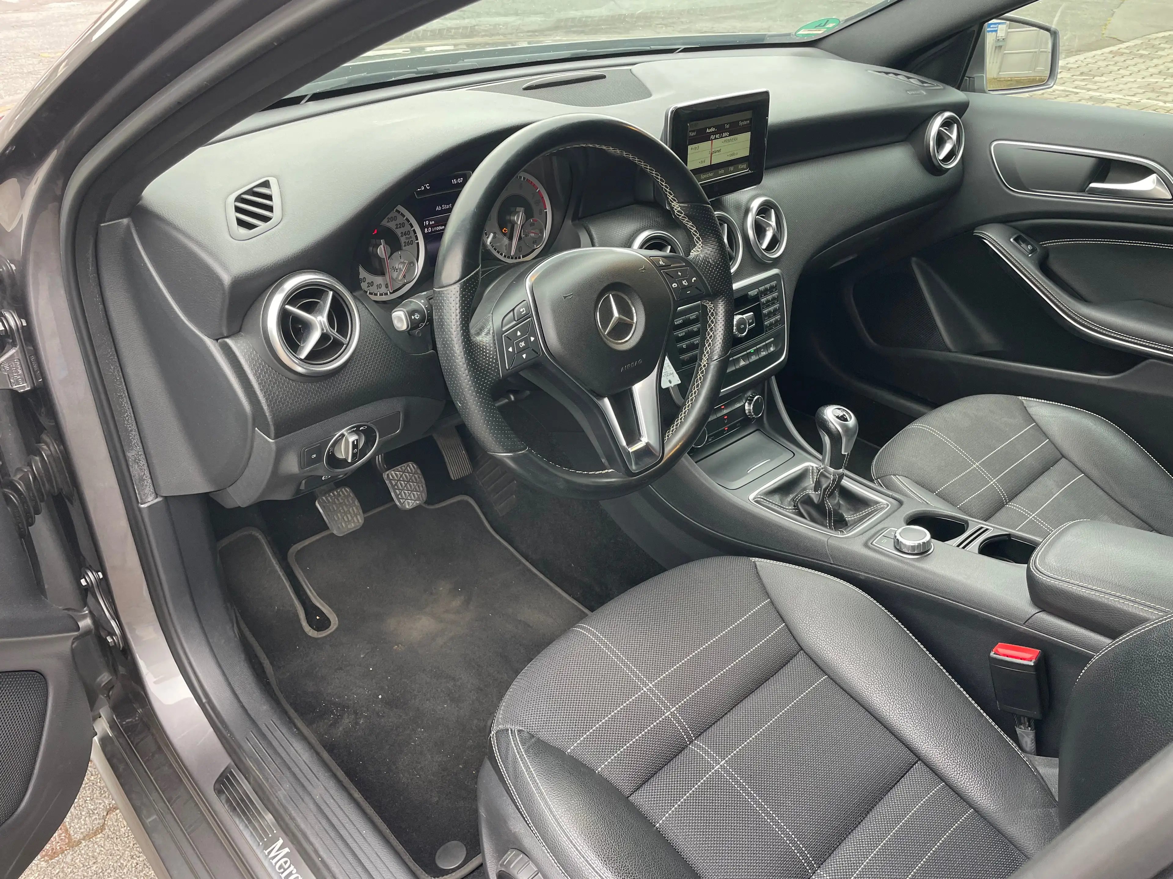 Mercedes-Benz A 180 A-Klasse (BlueEFFICIENCY) Urban — photo 14