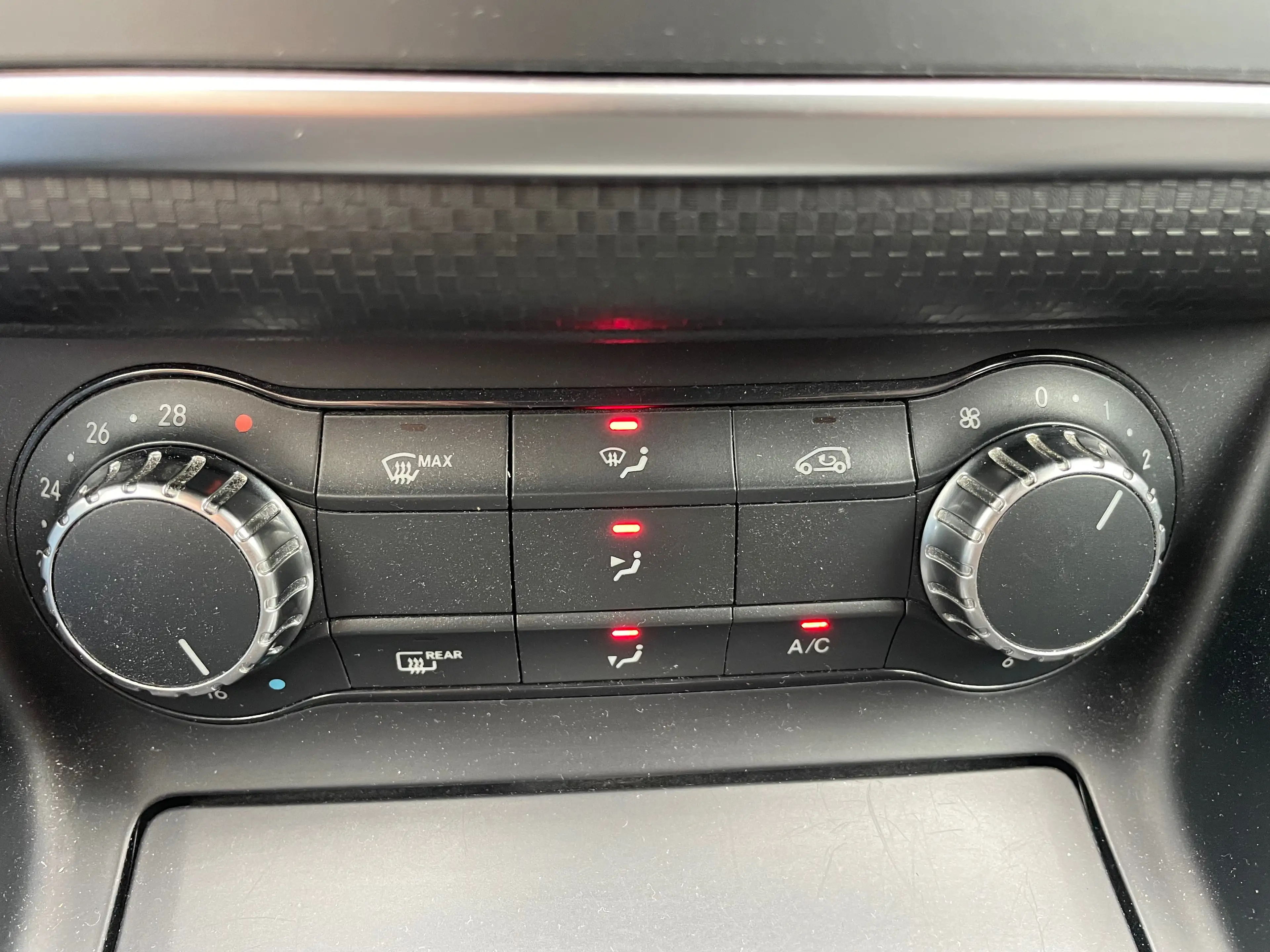 Mercedes-Benz A 180 A-Klasse (BlueEFFICIENCY) Urban — photo 22