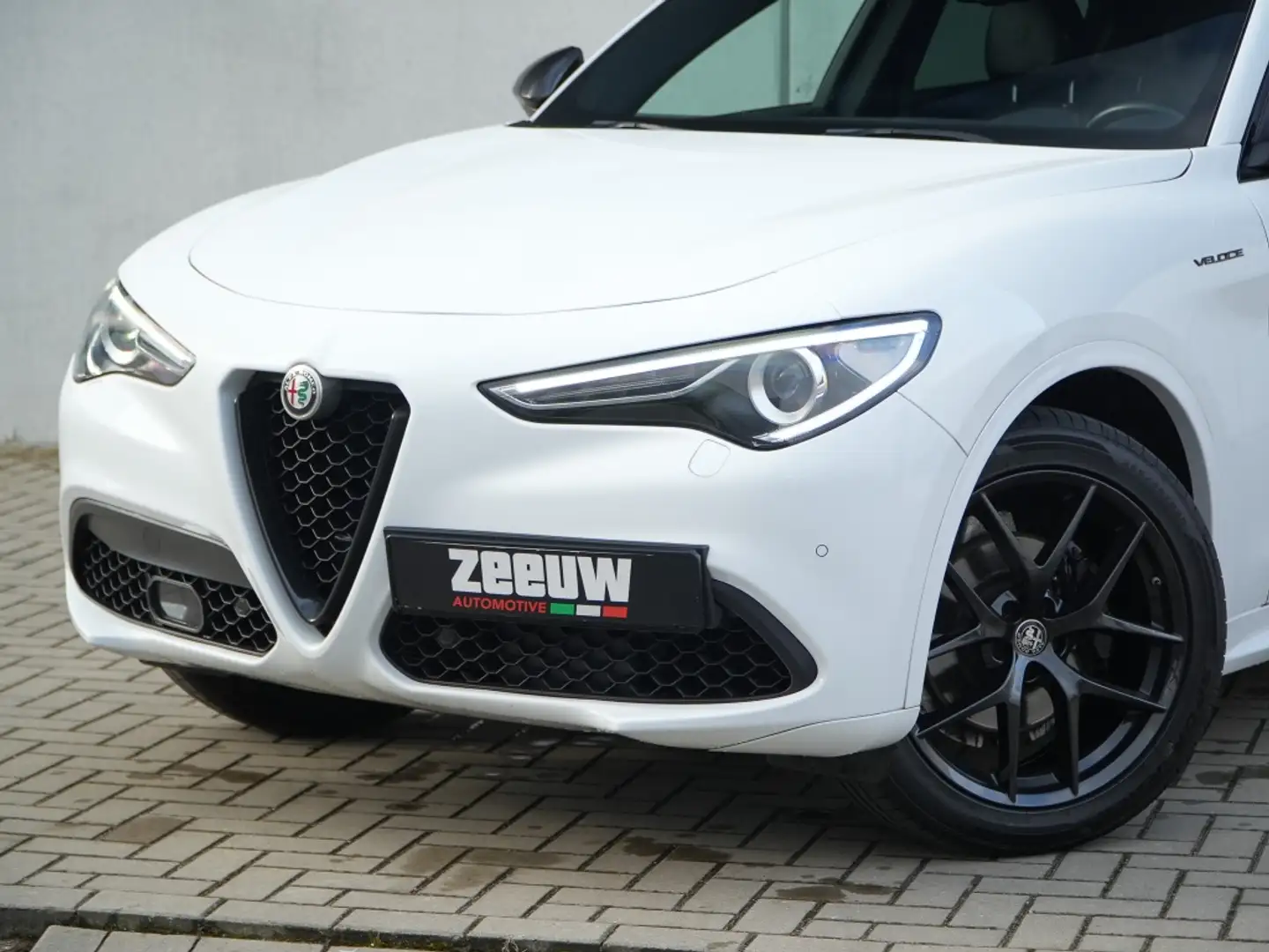Alfa Romeo Stelvio 2.0 Turbo 280 PK AWD Veloce | Navi | Harman | Driv Wit - 2