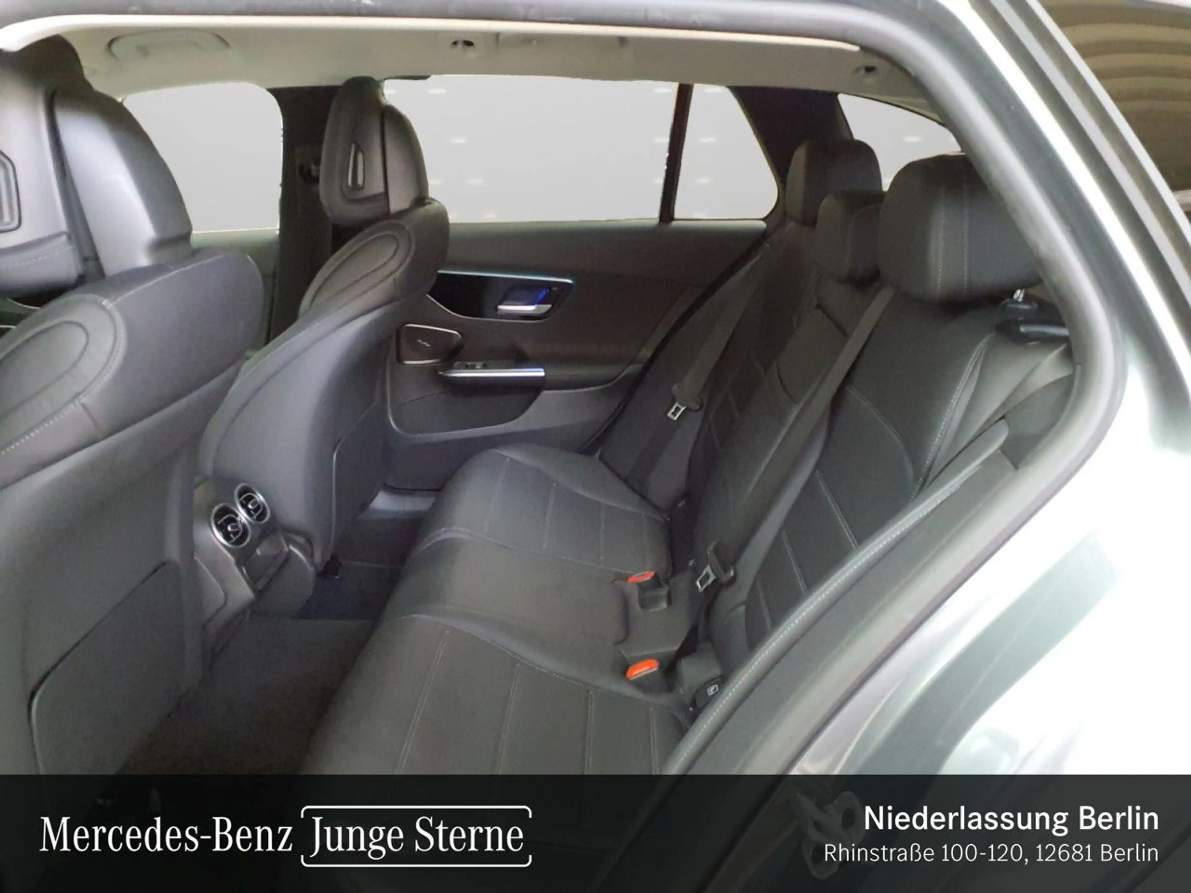 Mercedes-Benz C 300 e T AVANTG+NIGHT+KAMERA+TOTW+KEYLESS+9G — photo 11
