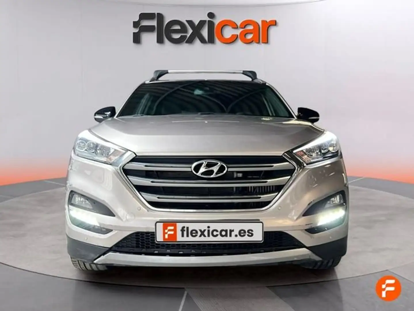 Hyundai TUCSON 1.7CRDI BD Go Sky DT 4x2 141 Gris - 2