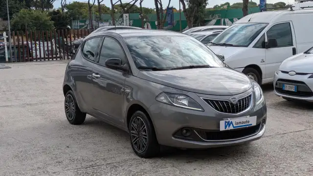 Lancia Ypsilon view 2