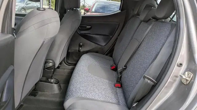 Lancia Ypsilon view 10