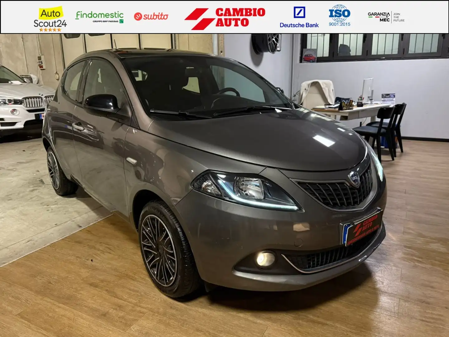 Lancia Ypsilon PROMO BLACK FRIDAY! 1.0 firefly hybrid Gold s Grijs - 1