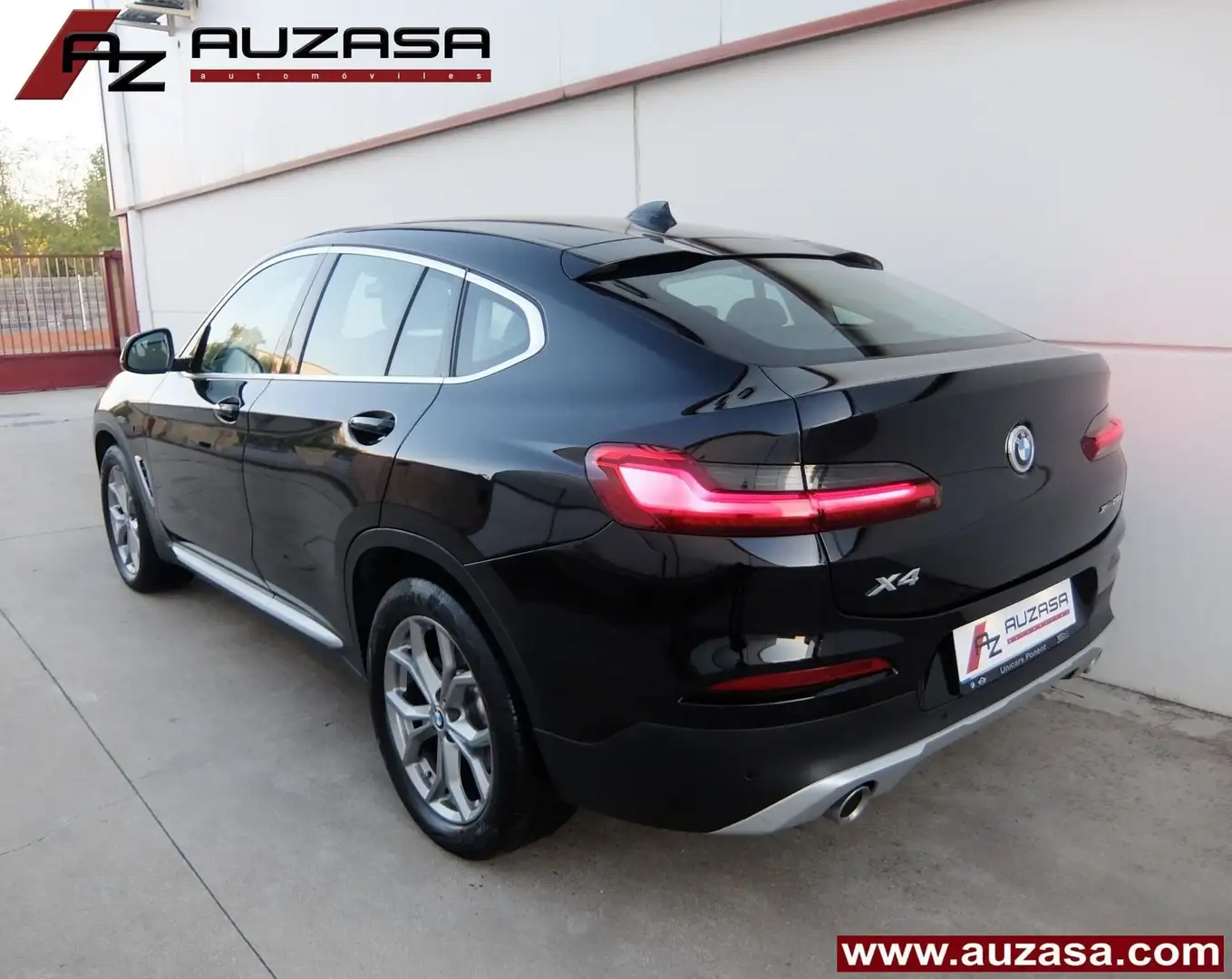 BMW X4 xDrive 20dA Schwarz - 2