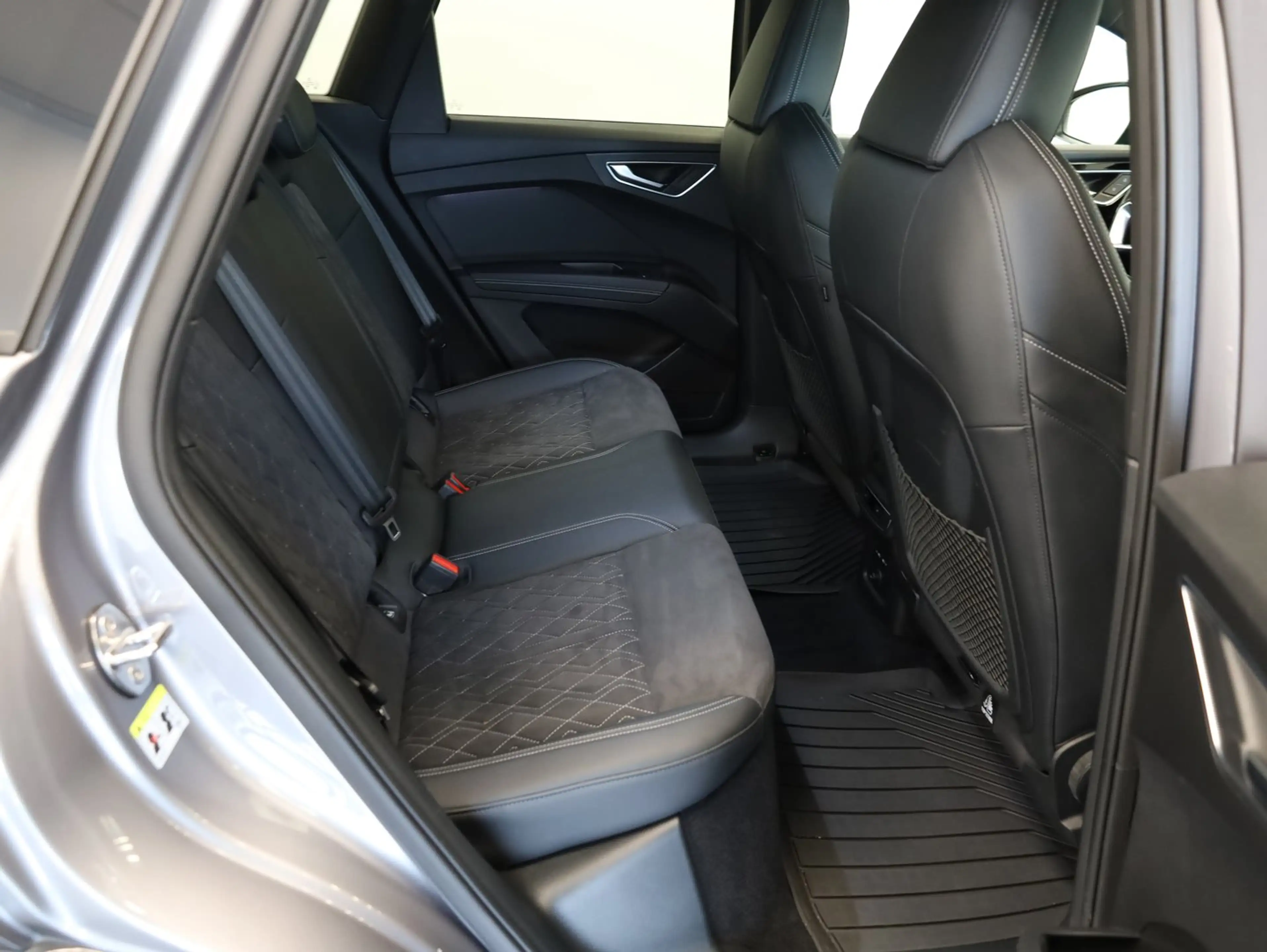 Audi Q4 e-tron Audi Q4 50 e-tron quattro — photo 10