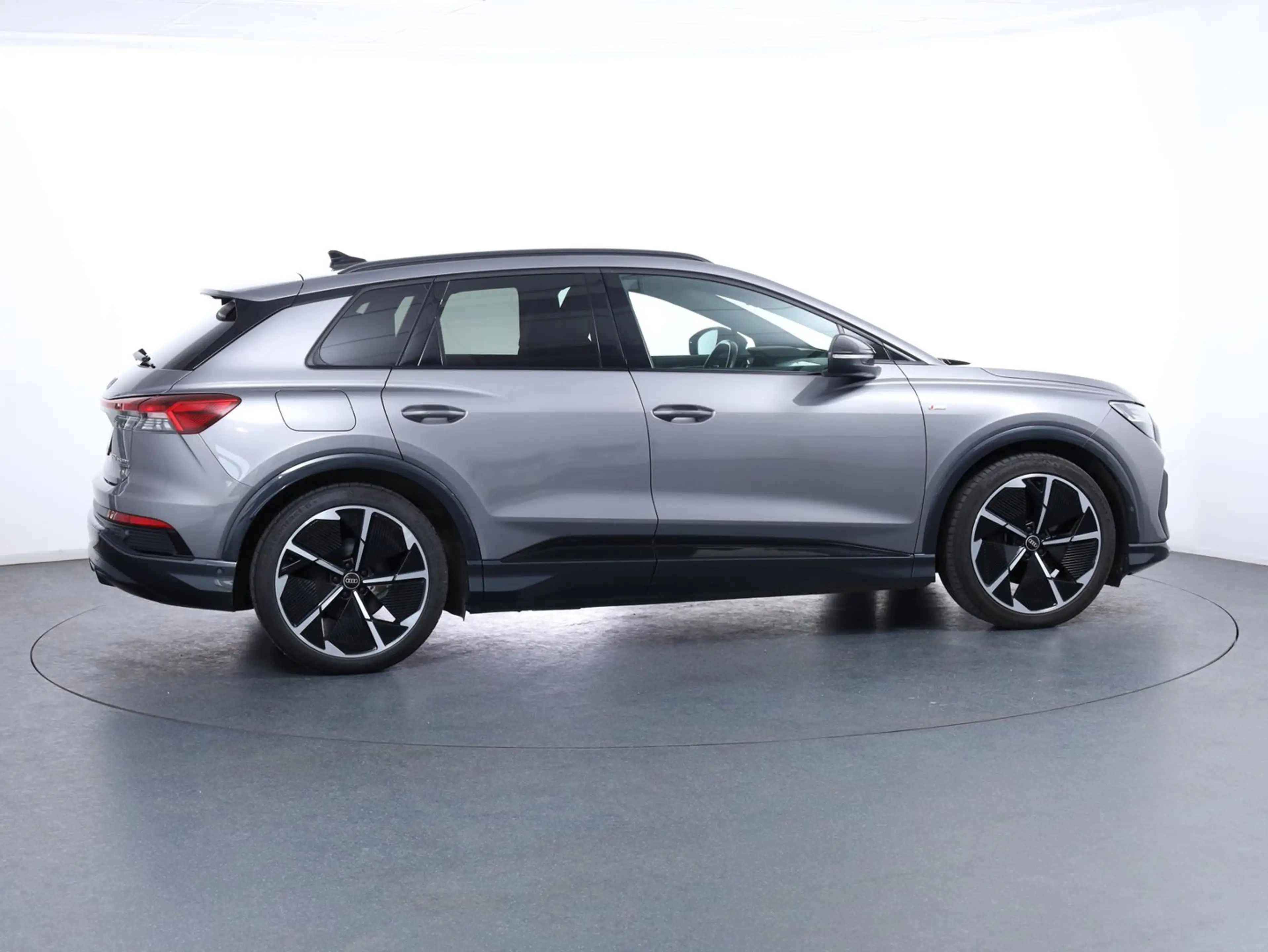 Audi Q4 e-tron Audi Q4 50 e-tron quattro — photo 4