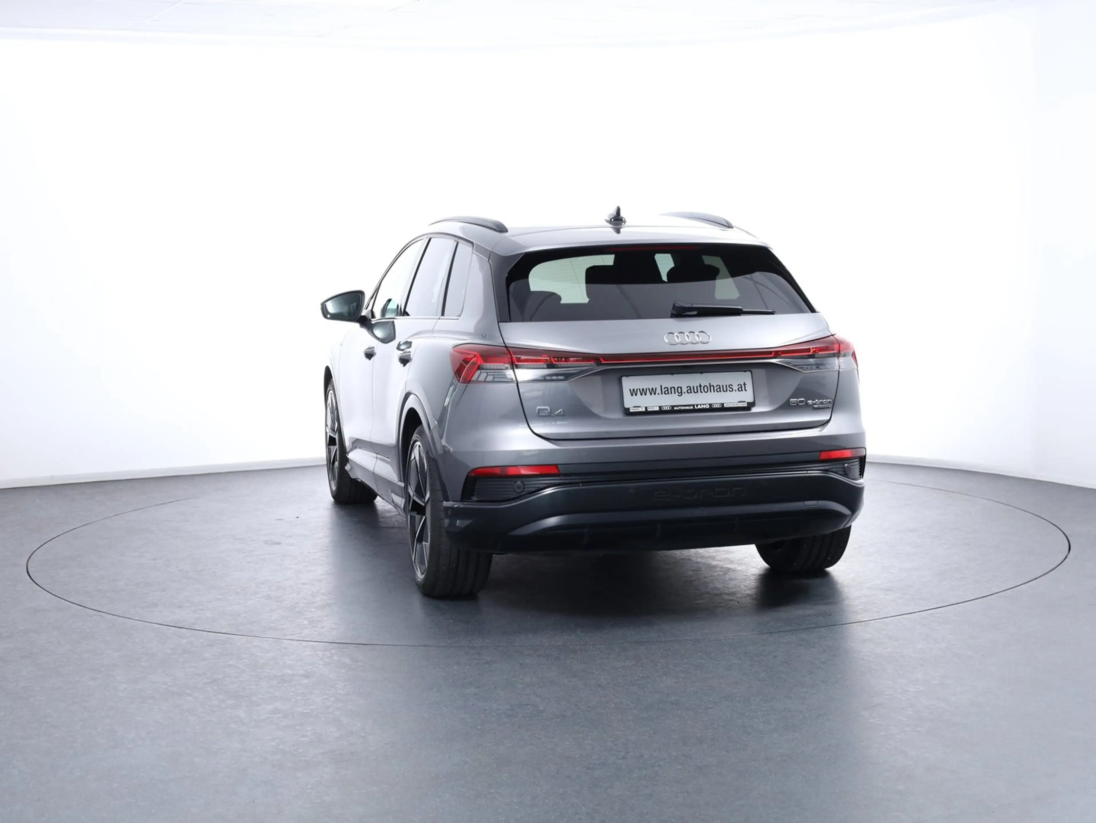 Audi Q4 e-tron Audi Q4 50 e-tron quattro — photo 6