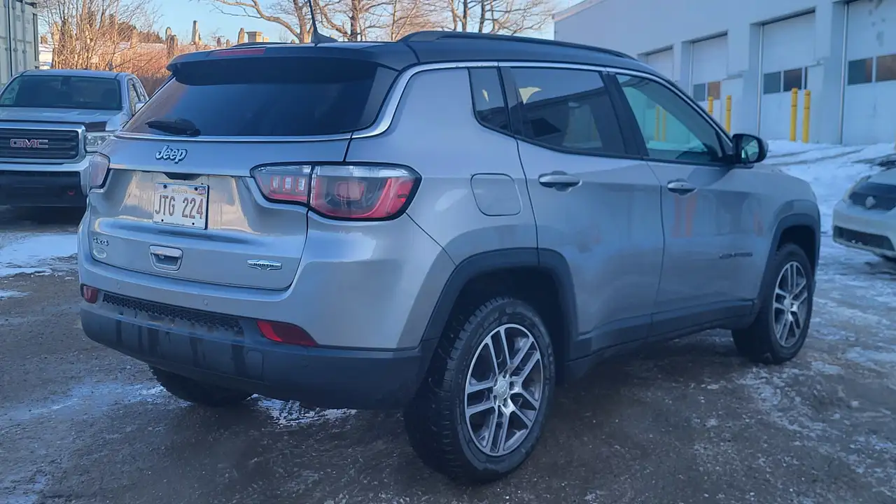 Jeep Compass снимка Jeep Compass