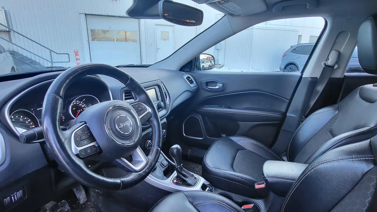 Jeep Compass снимка Jeep Compass