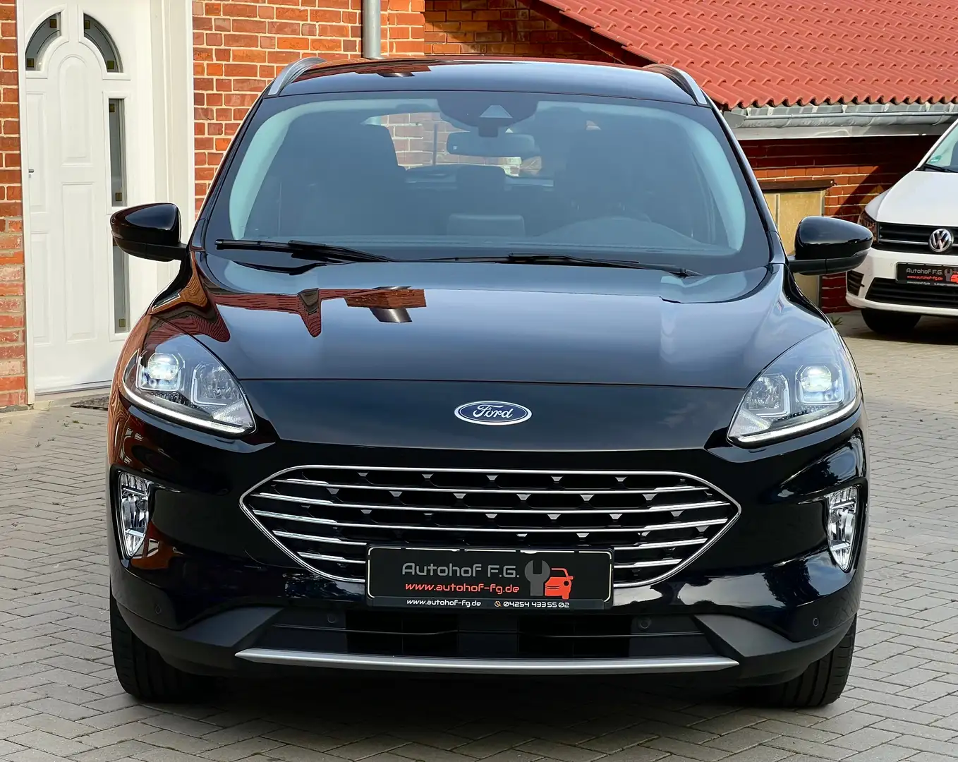 Ford Kuga Kuga Titanium*CARPLAY/SHZ/KEYLESS/STANDHEIZUNG* Zwart - 2
