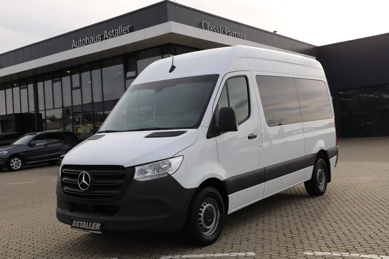 Mercedes-Benz Sprinter 317 CDI Tourer Standard L2H2 Hoch 3665 Wit - 2
