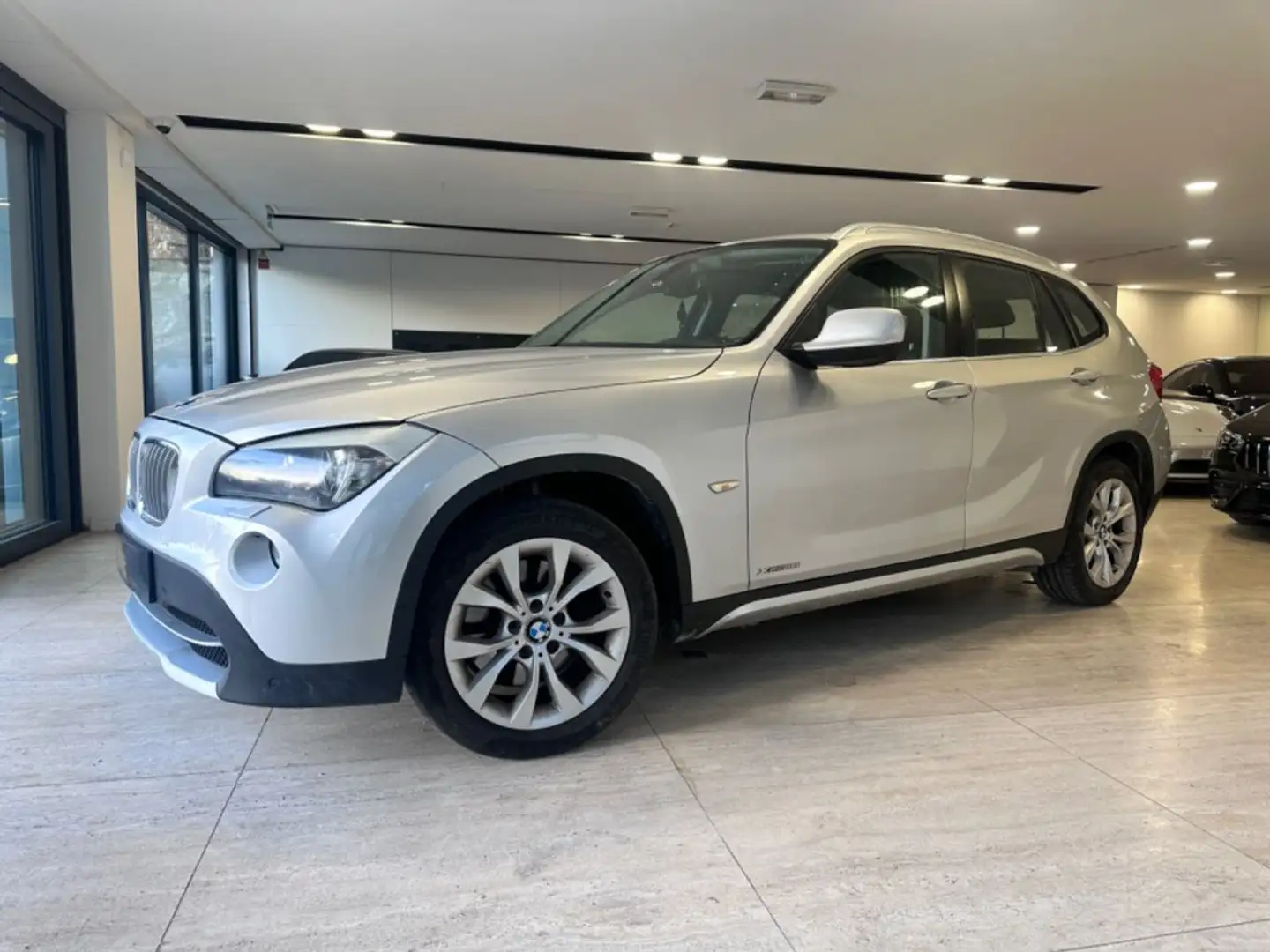 BMW X1 28i - 245 - BVA E84 Steptronic Gris - 1