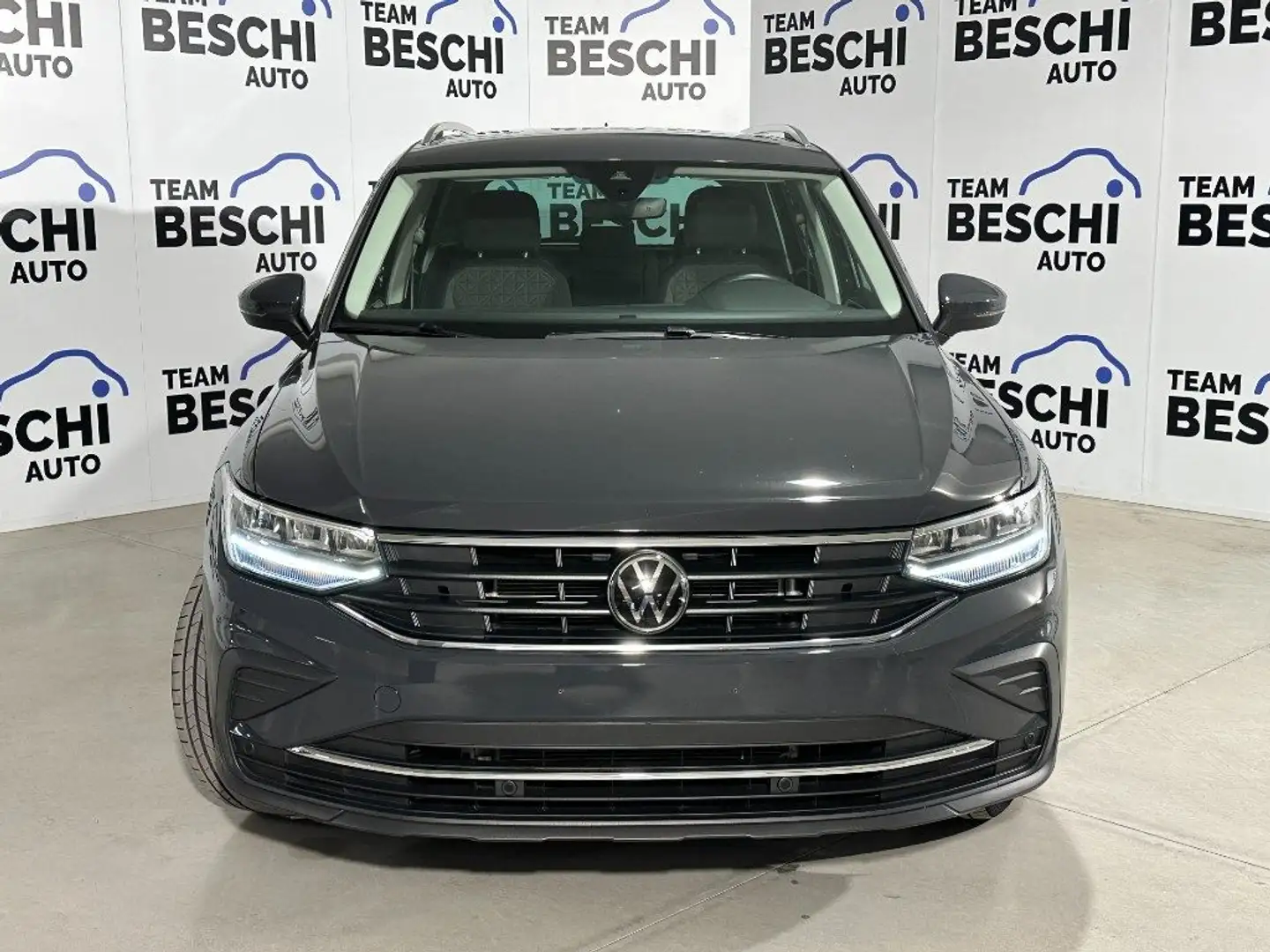 Volkswagen Tiguan 1.5 TSI 150 CV DSG Life Gris - 2