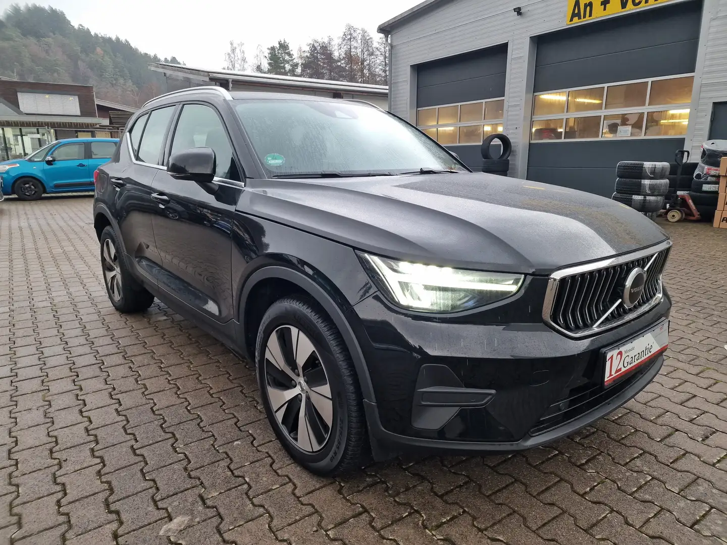 Volvo XC40 Core Recharge Plug-In Hybrid 2WD"HELLE SITZE"-NAVI Schwarz - 2