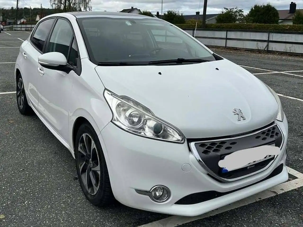 Peugeot 208 1.6 e-HDi 92ch FAP BMP6 Allure