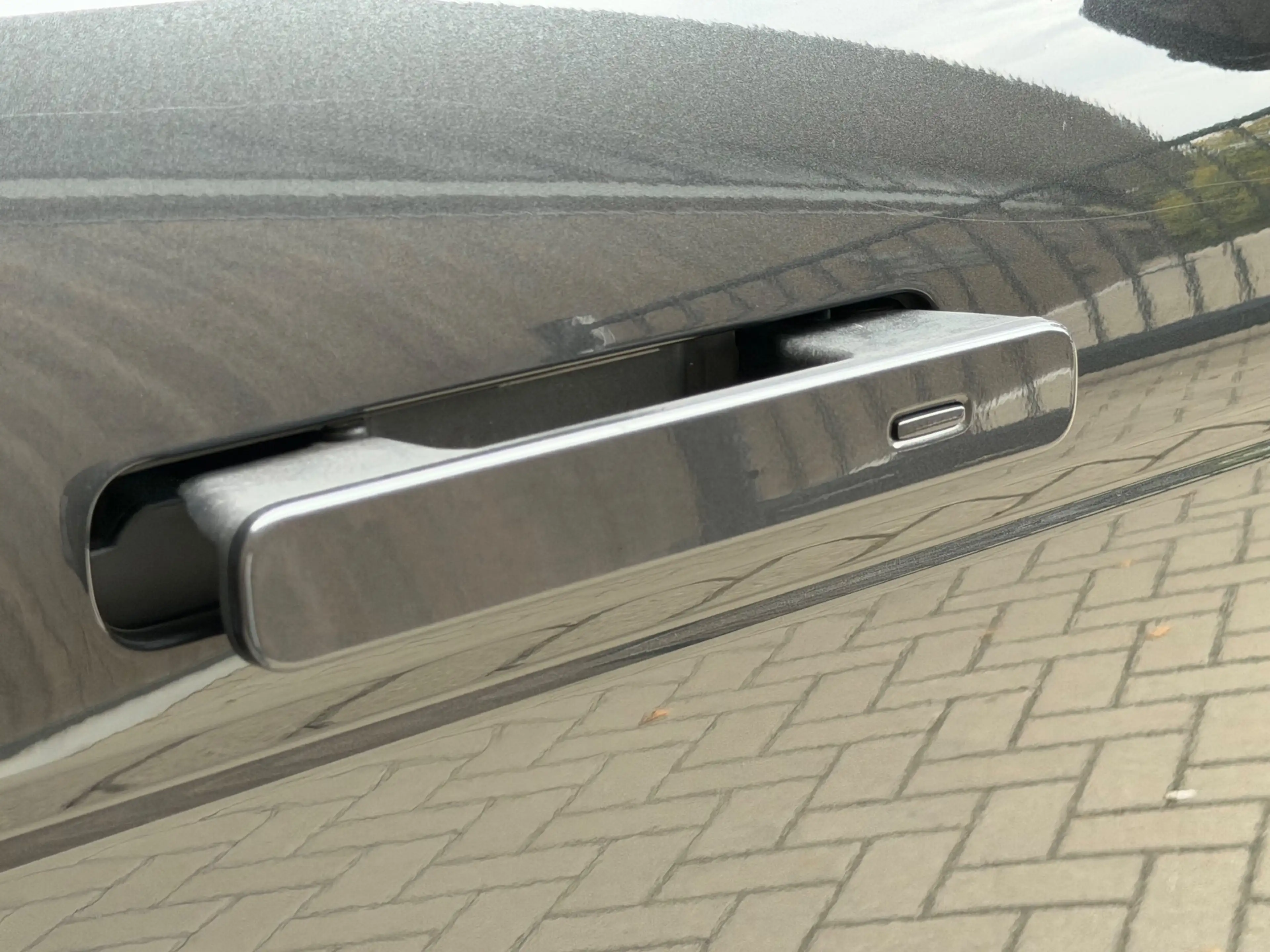 Land Rover Range Rover Evoque 1.5 P300e AWD R-Dynamic S / Pano / Meridian / Memo — photo 19