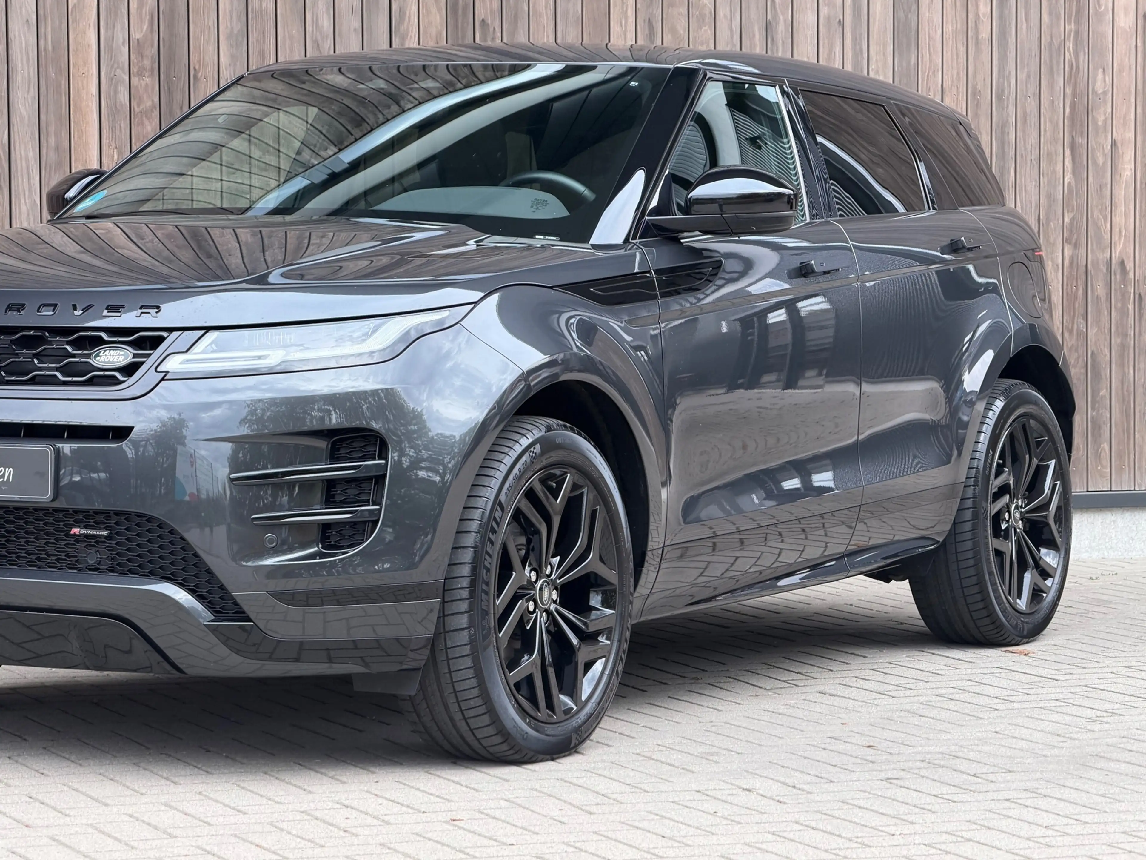 Land Rover Range Rover Evoque 1.5 P300e AWD R-Dynamic S / Pano / Meridian / Memo — photo 3