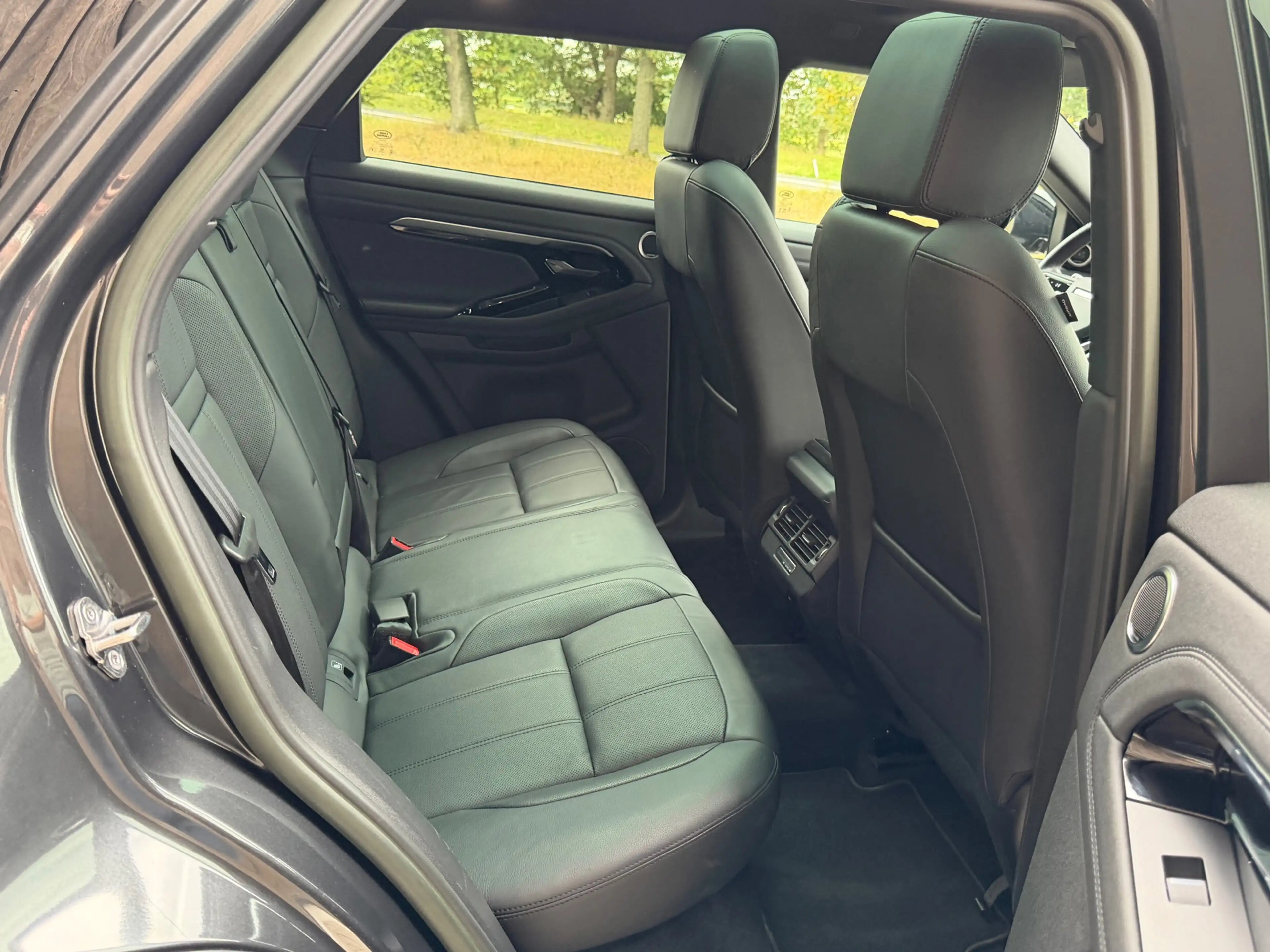 Land Rover Range Rover Evoque 1.5 P300e AWD R-Dynamic S / Pano / Meridian / Memo — photo 20