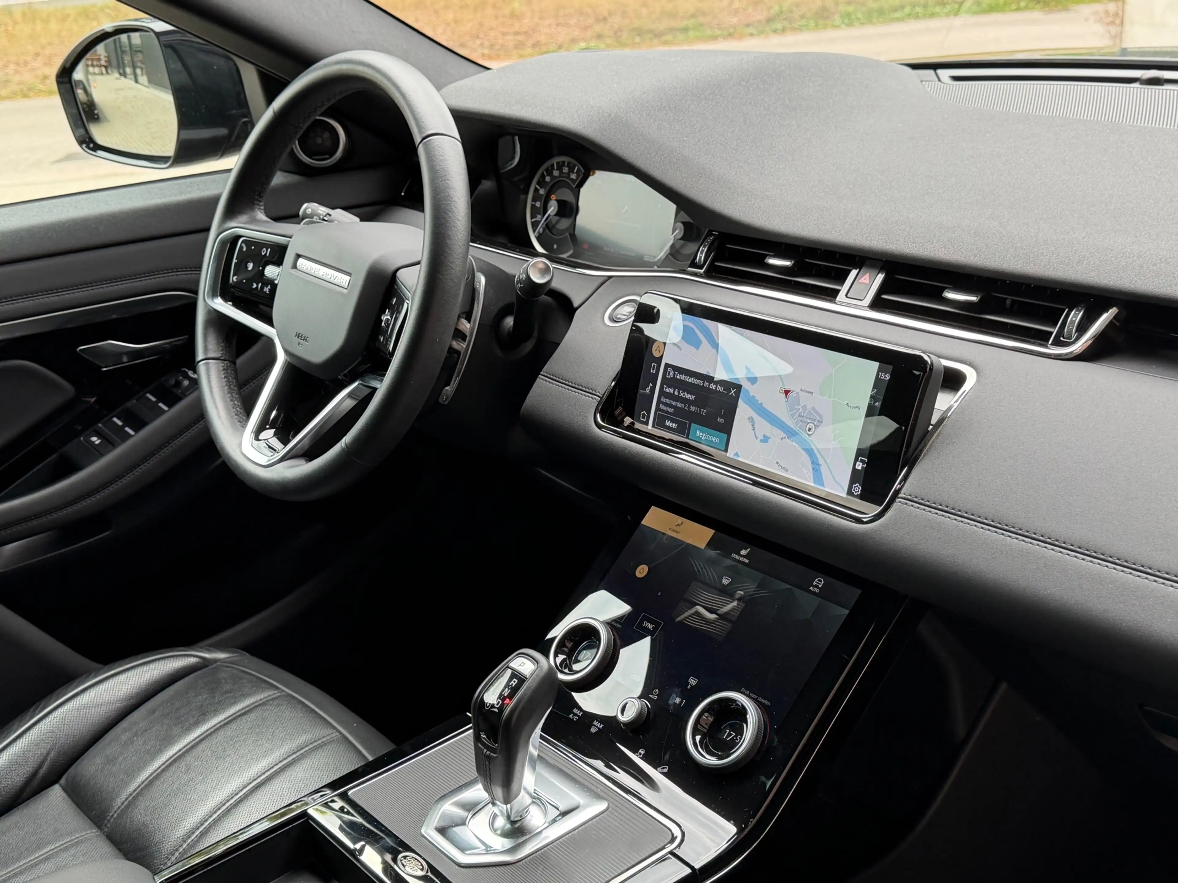 Land Rover Range Rover Evoque 1.5 P300e AWD R-Dynamic S / Pano / Meridian / Memo — photo 16