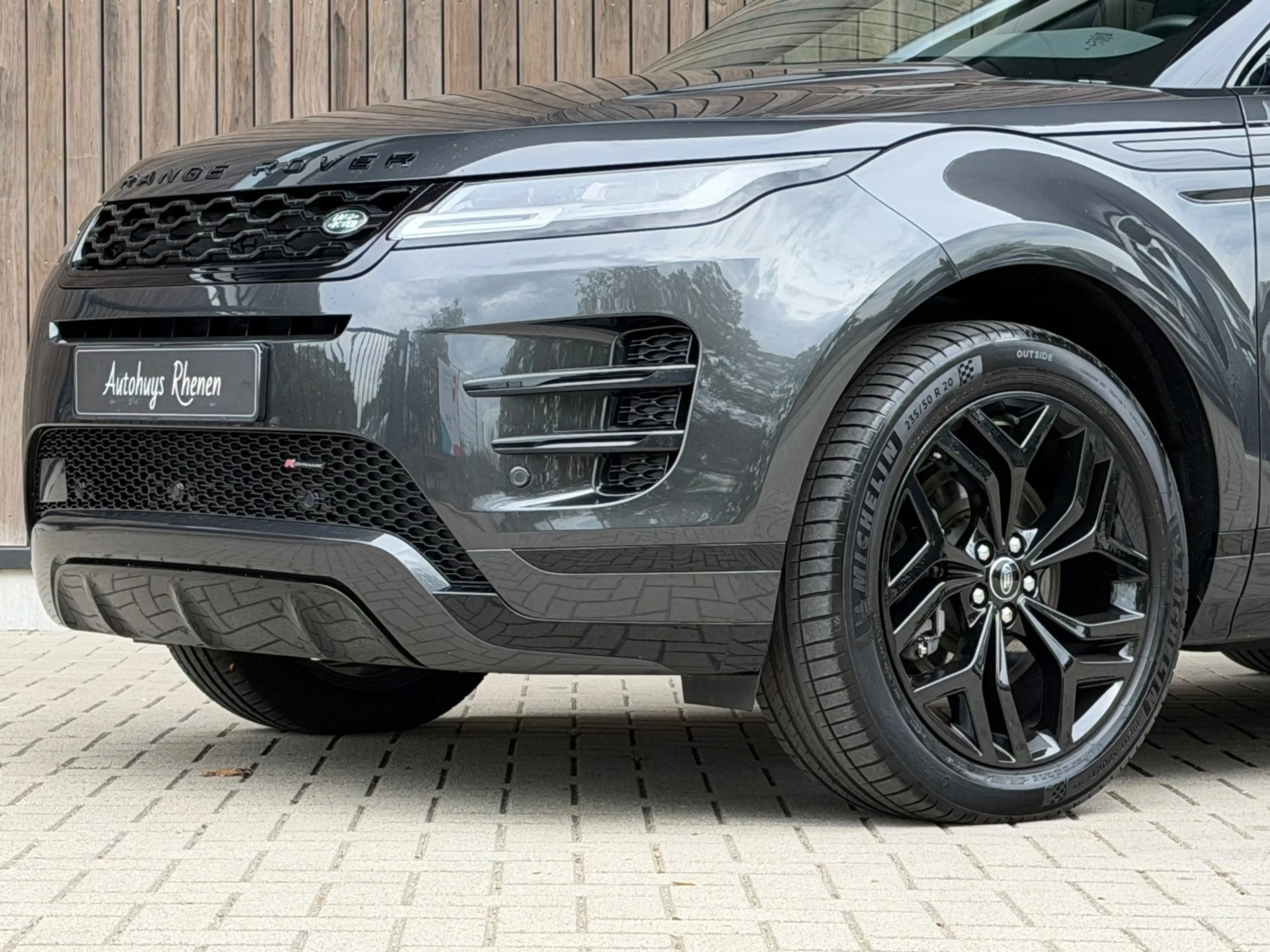 Land Rover Range Rover Evoque 1.5 P300e AWD R-Dynamic S / Pano / Meridian / Memo — photo 4