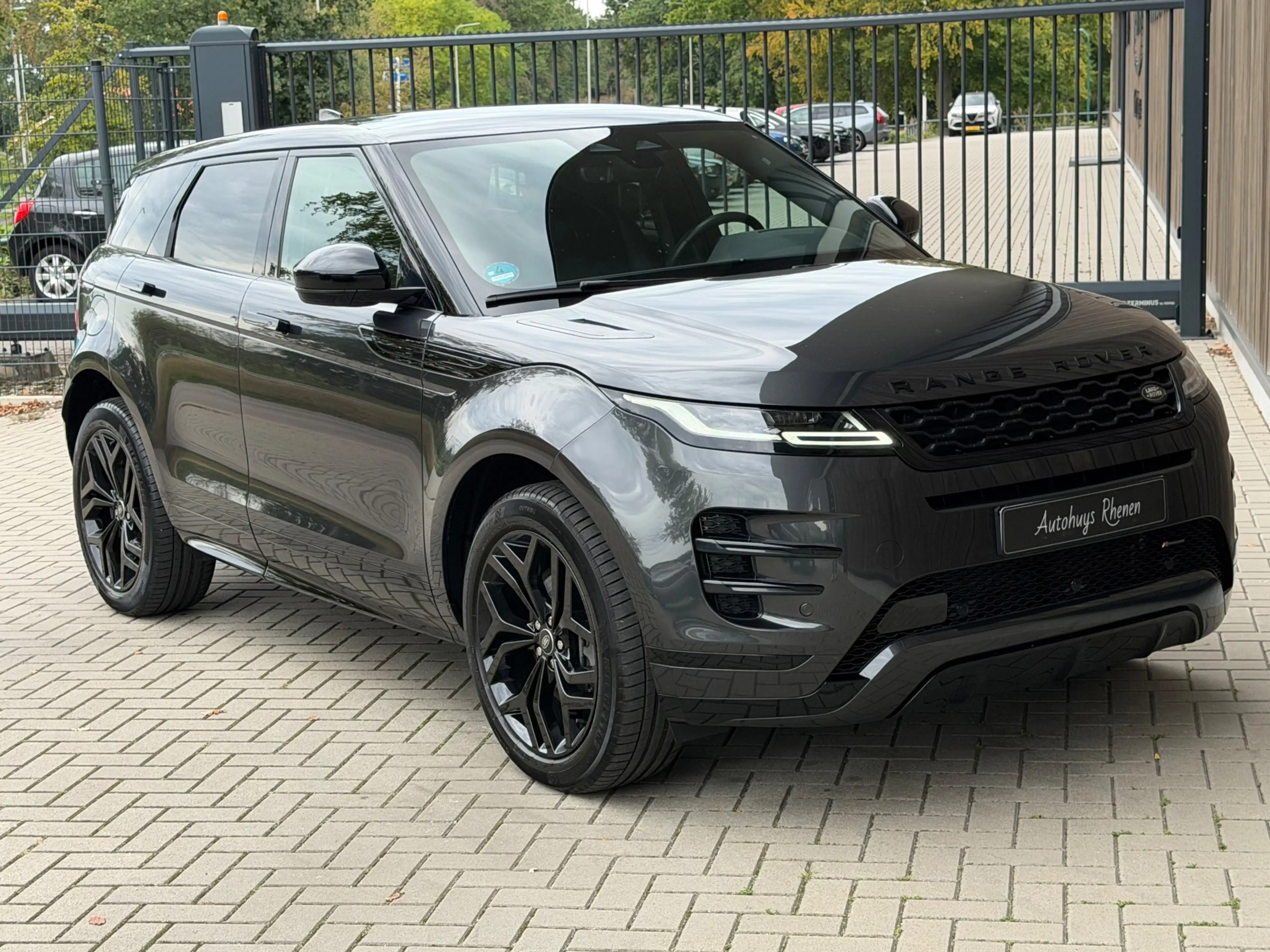 Land Rover Range Rover Evoque 1.5 P300e AWD R-Dynamic S / Pano / Meridian / Memo — photo 49