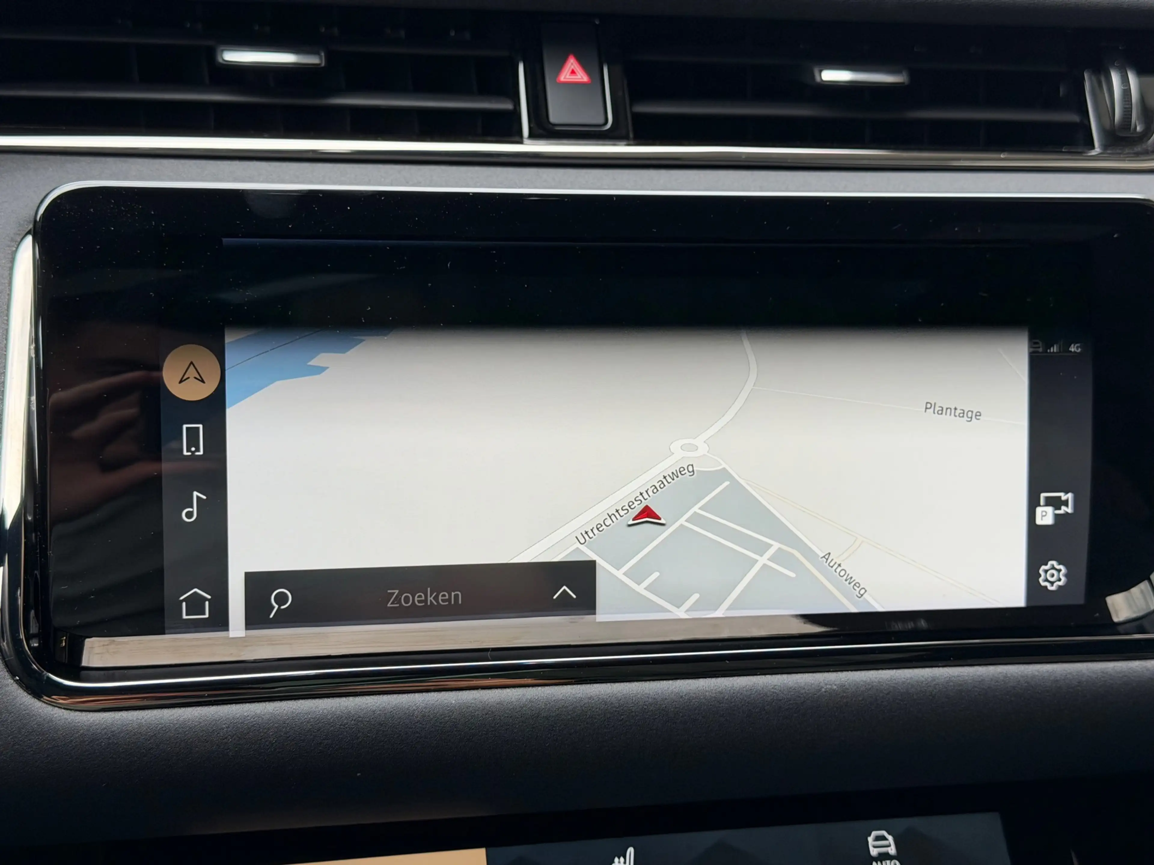 Land Rover Range Rover Evoque 1.5 P300e AWD R-Dynamic S / Pano / Meridian / Memo — photo 29