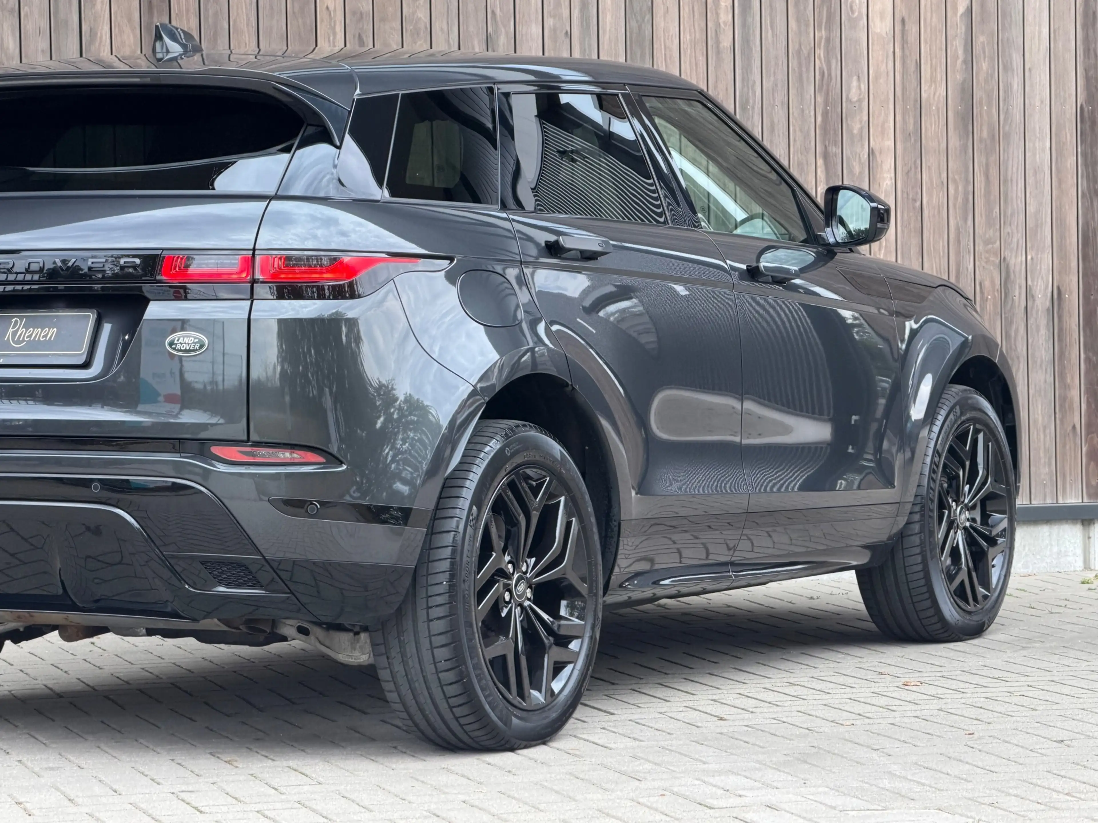 Land Rover Range Rover Evoque 1.5 P300e AWD R-Dynamic S / Pano / Meridian / Memo — photo 43