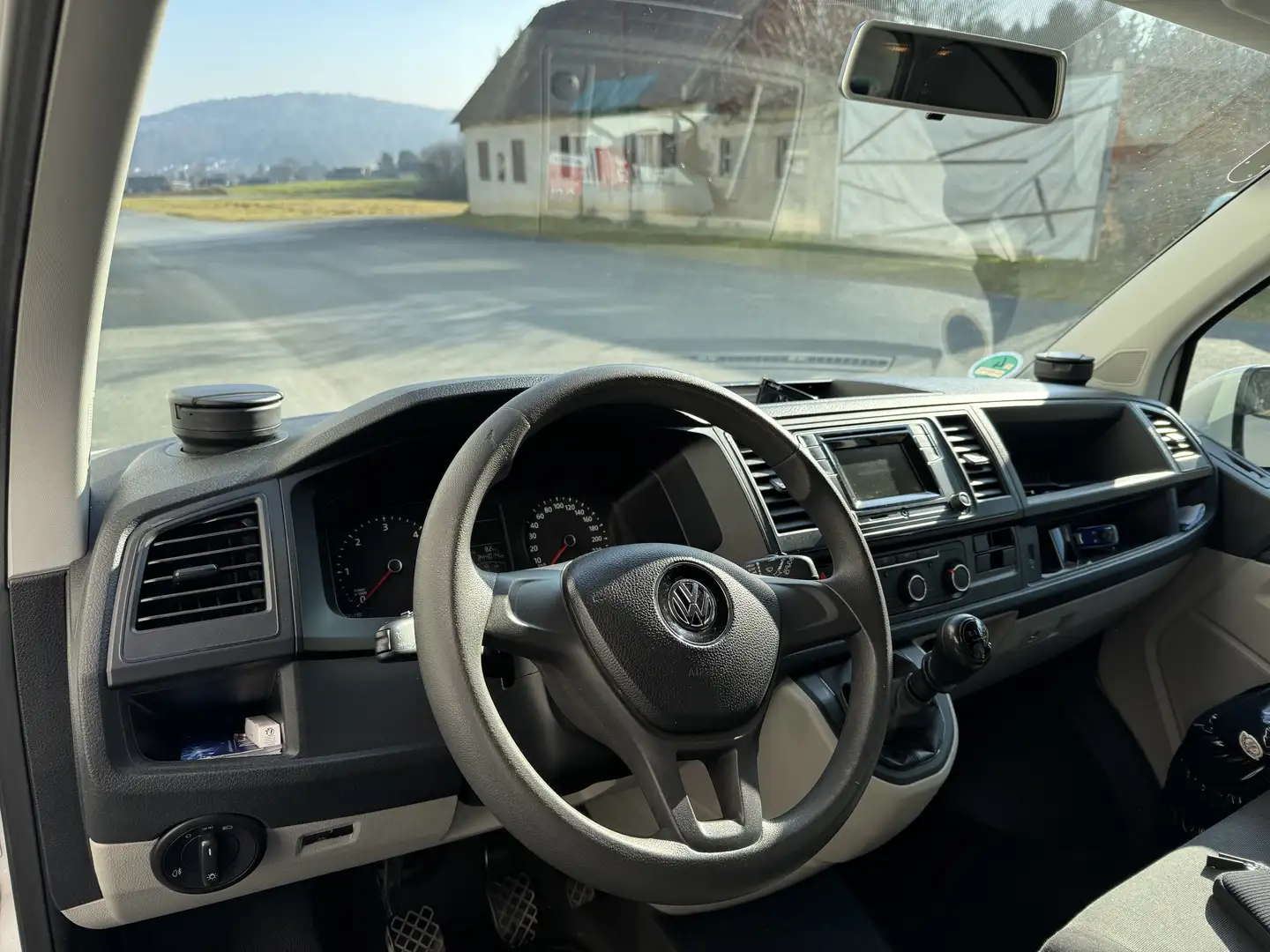 Volkswagen T6 Transporter - 2