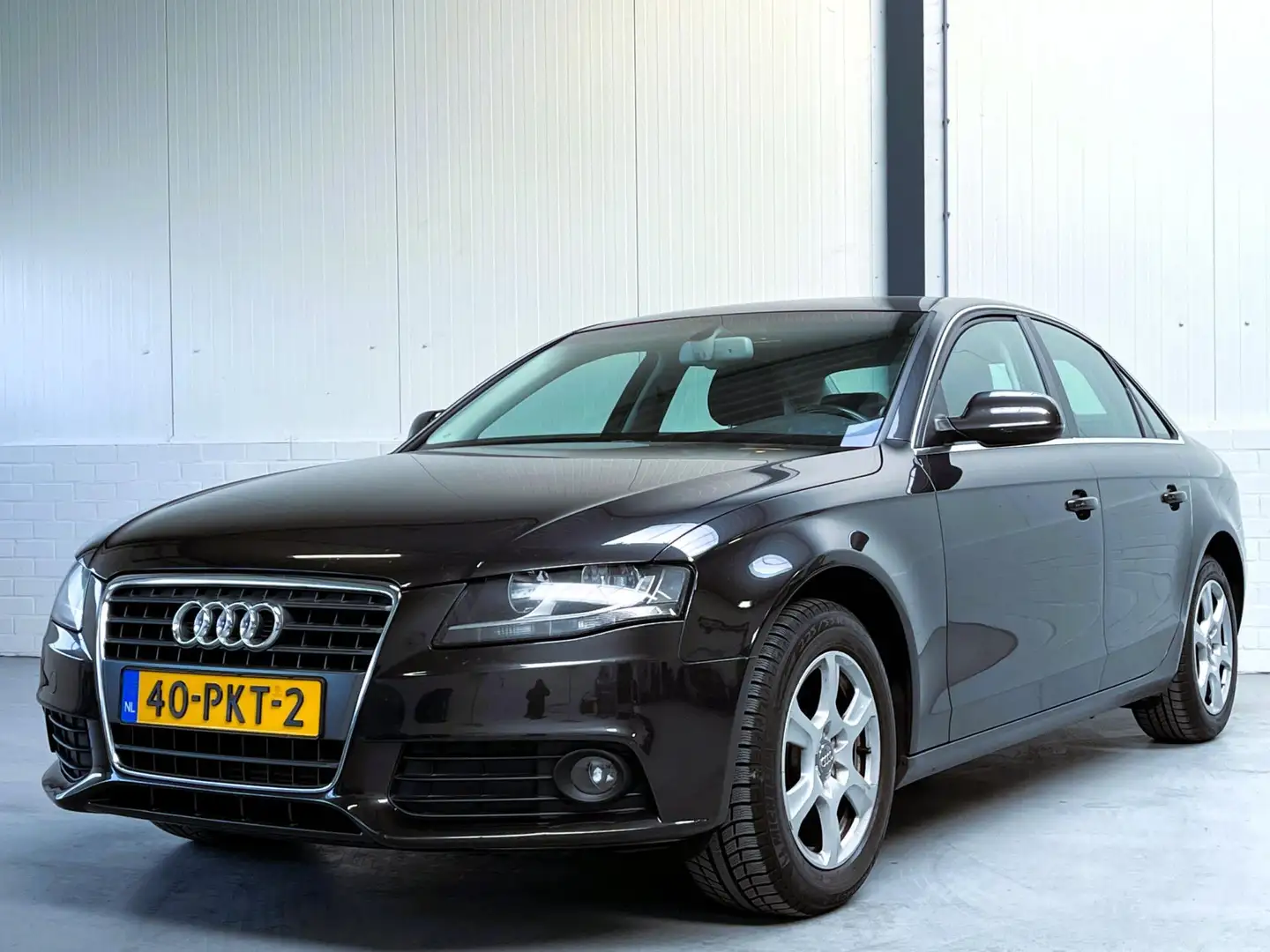 Audi A4 Limousine 2.0 TFSI Pro Line Business Grijs - 2