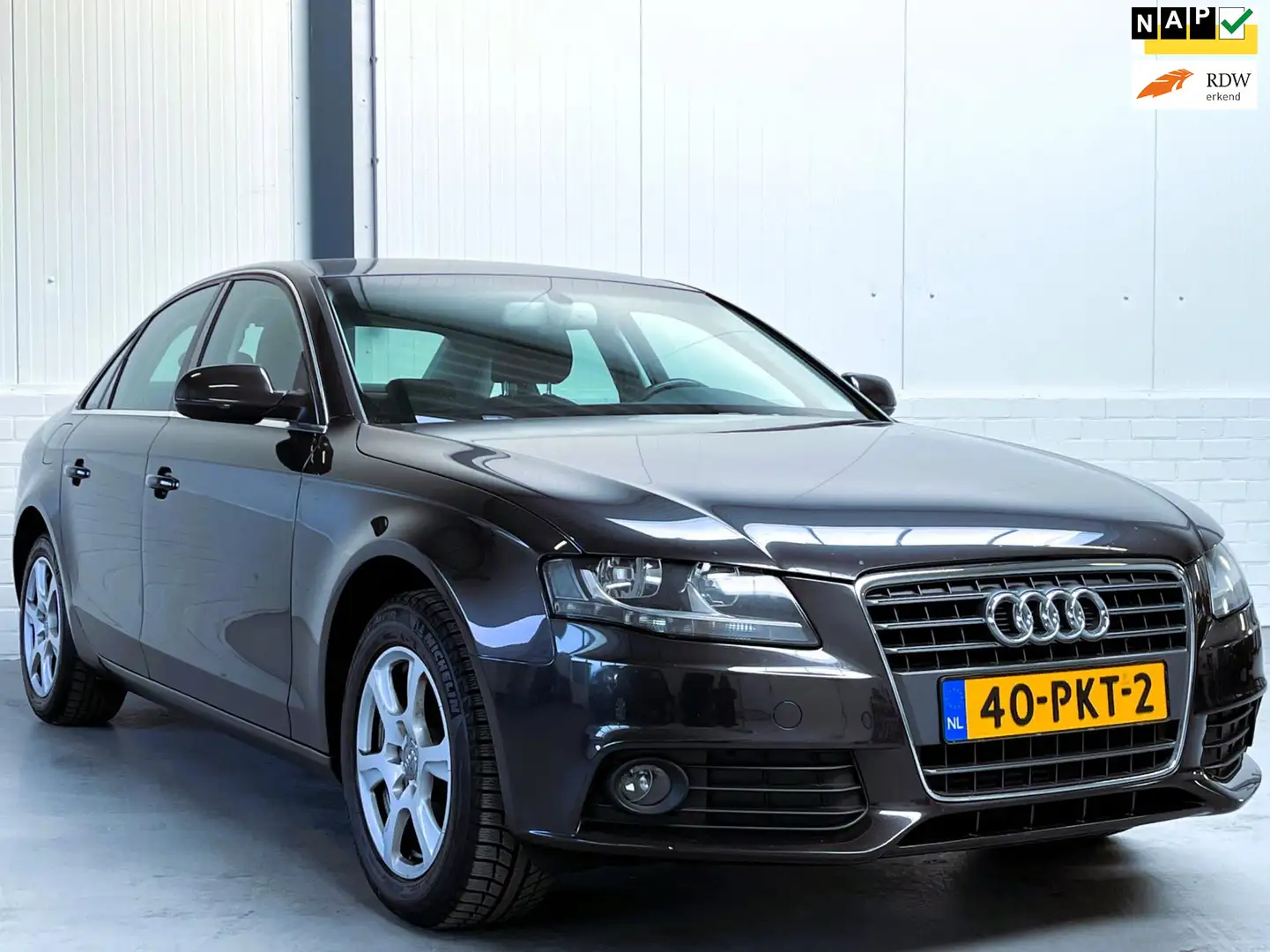 Audi A4 Limousine 2.0 TFSI Pro Line Business Grijs - 1