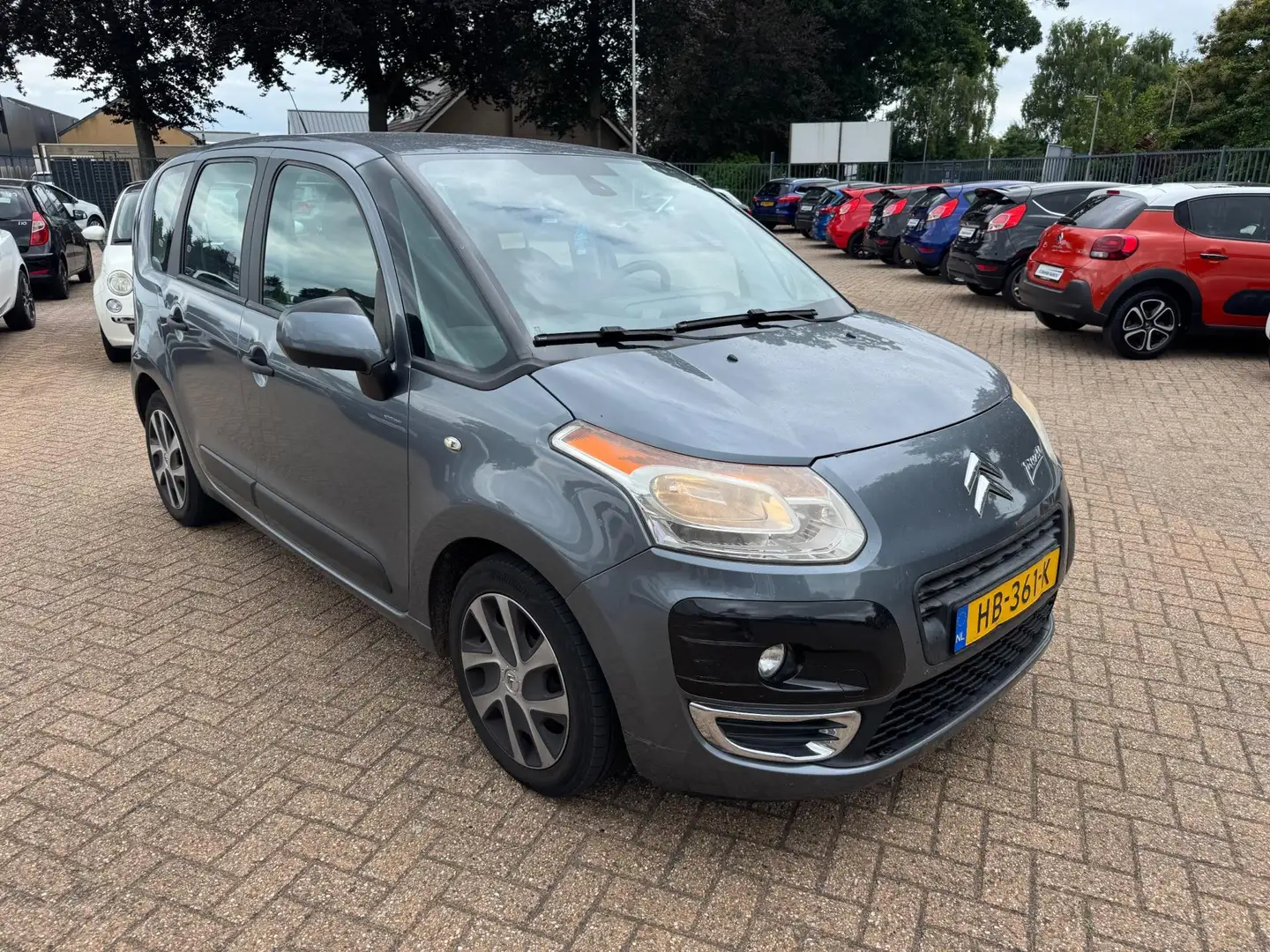 Citroen C3 Picasso 1.4 VTi Aura CLIMA INRUIL KOOPJE Grijs - 2