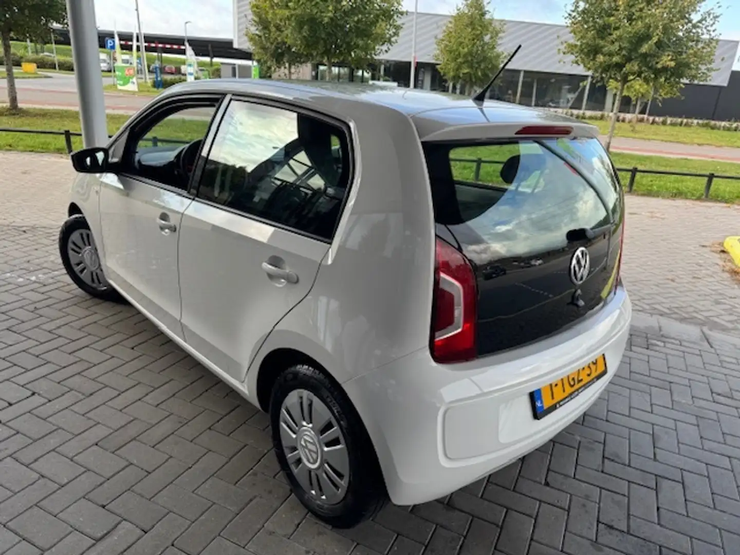 Volkswagen up! 1.0 MOVE UP! BLUEMOTION 5-DRS. + AIRCO Blanc - 2