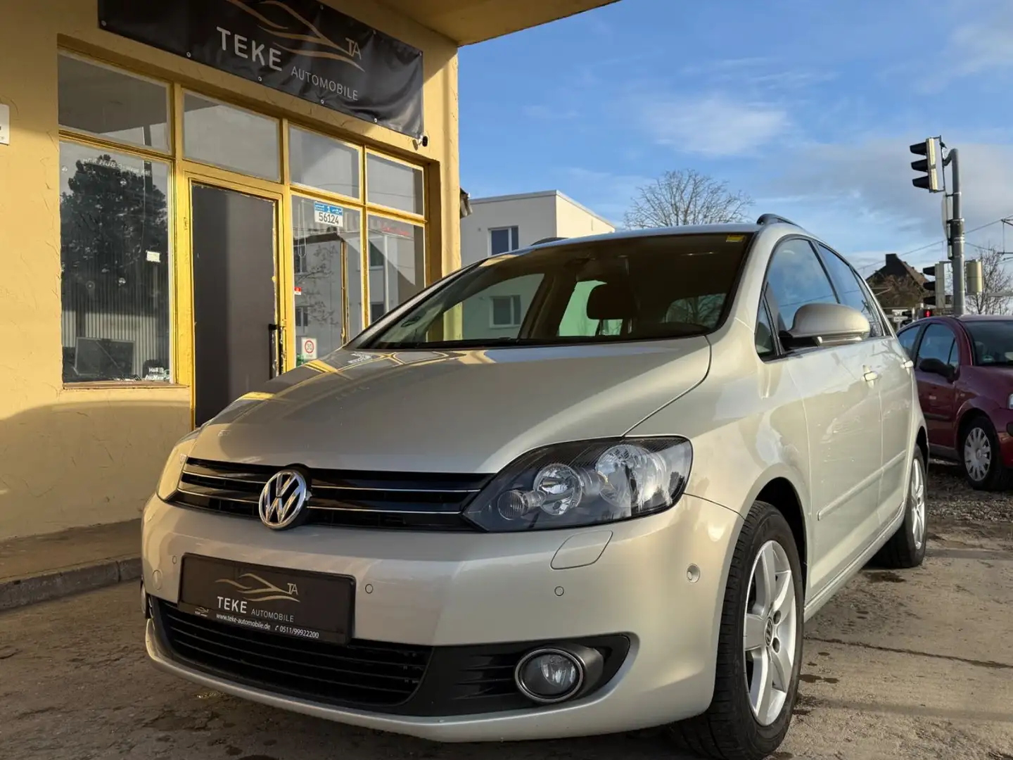 Volkswagen Golf Plus 1.Hand|Automatik|Tempomat|Ahk| Gold - 2