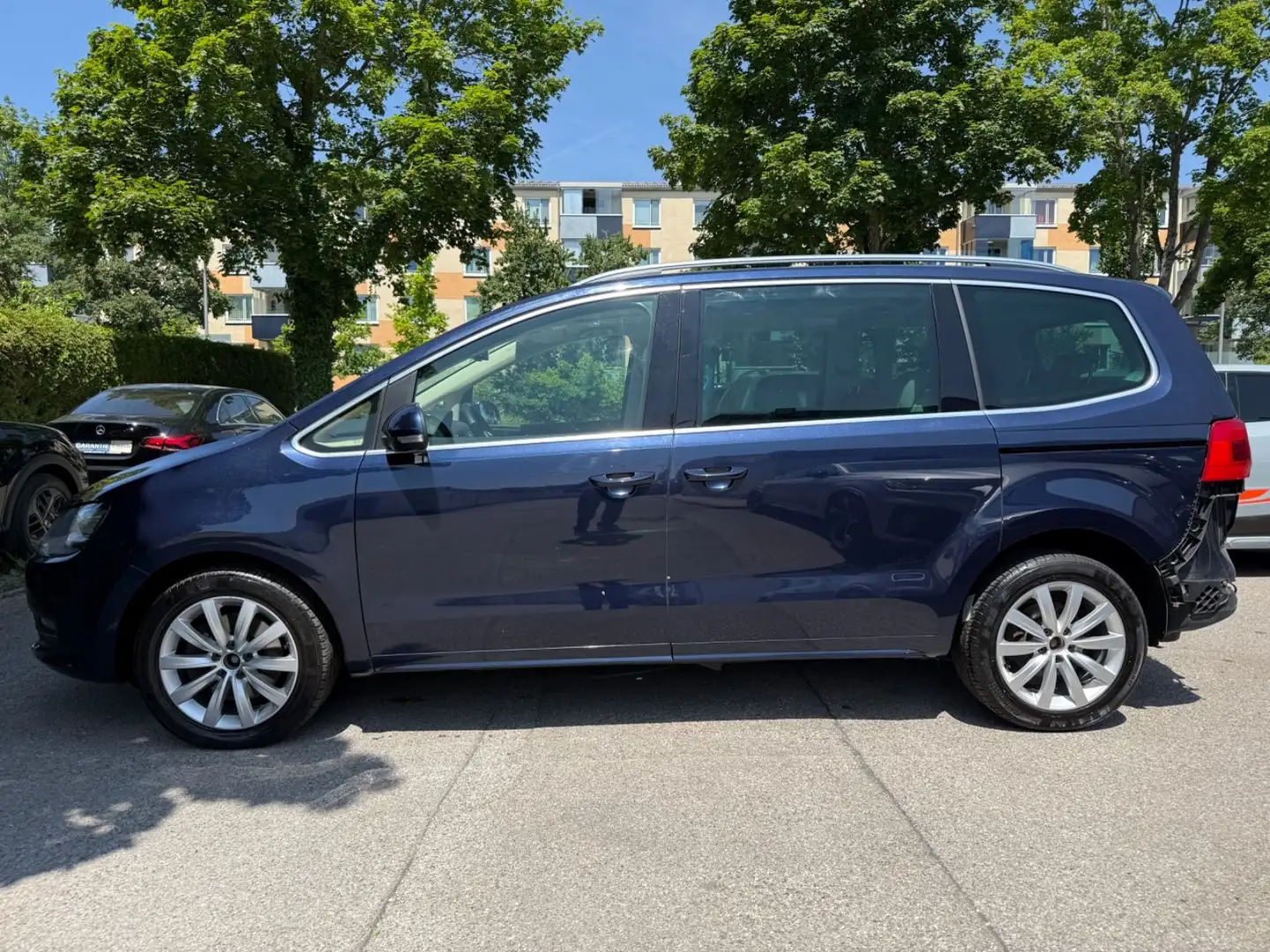 Volkswagen Sharan Highlin 7-Sitz~Pano~Elek.Tür~PDC~AHK~Navi Blauw - 2