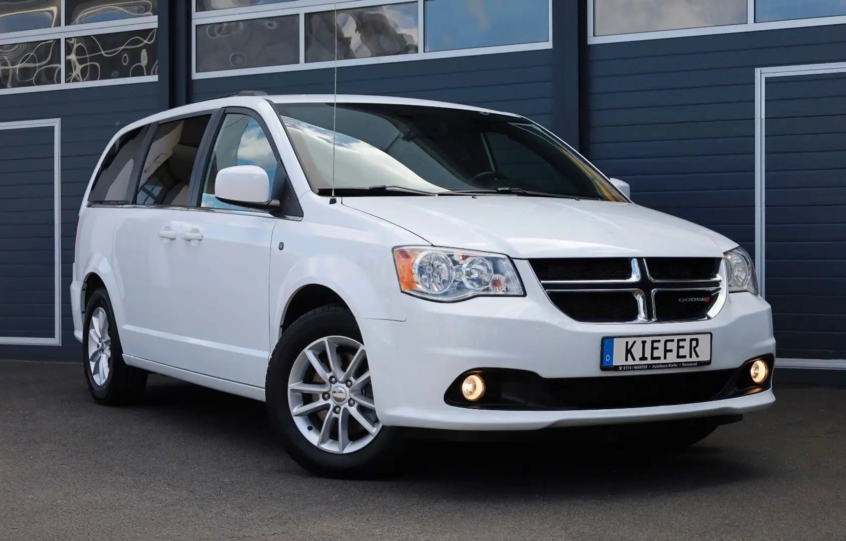 Dodge Grand Caravan SXT 3.6 V6/7-Sitzer/Kamera/R17 Blanc - 1