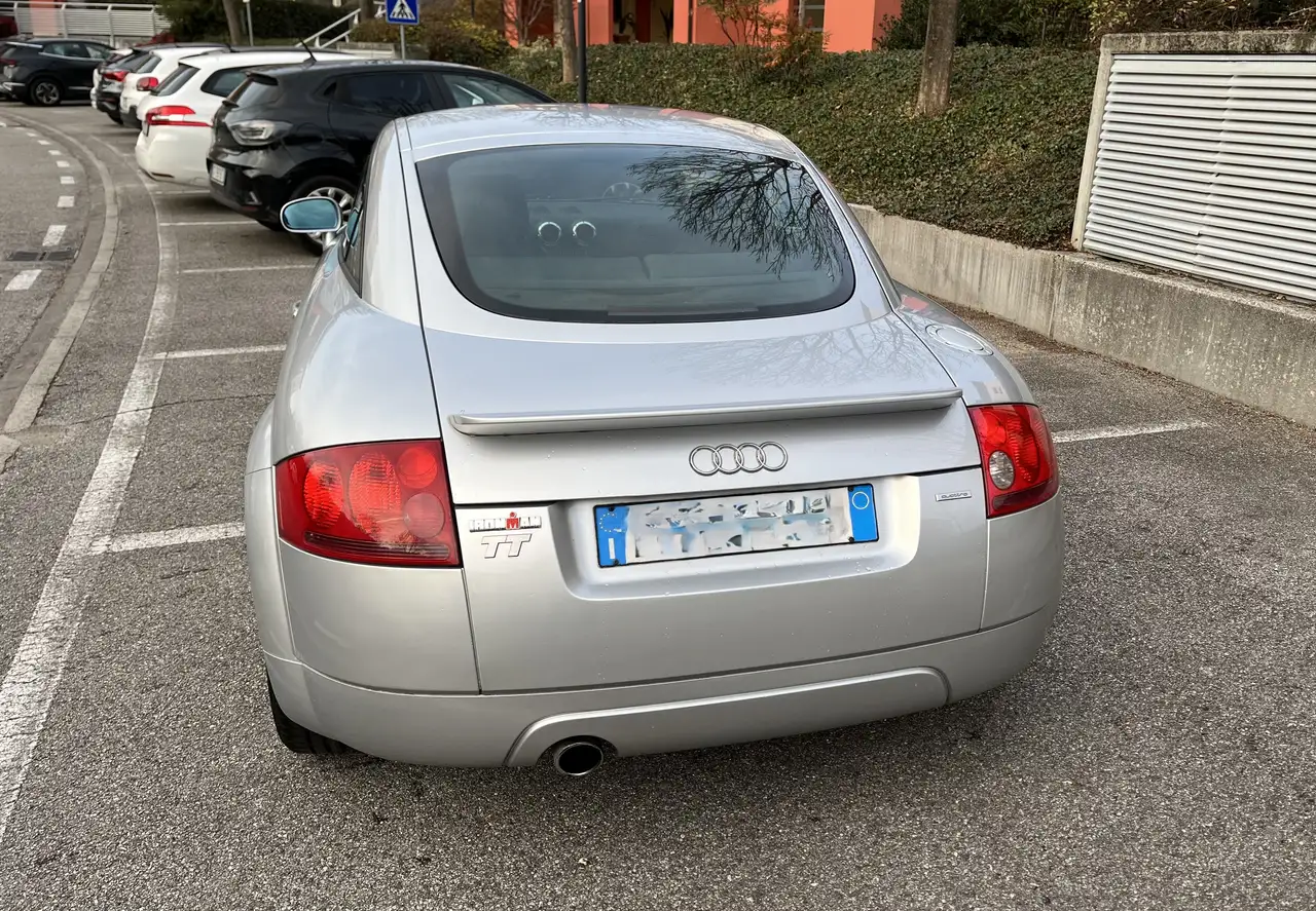 Audi TT 1.8t quattro, foto 2