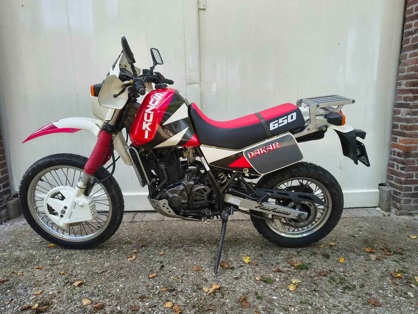Suzuki DR 650 Dakar Rood - 2