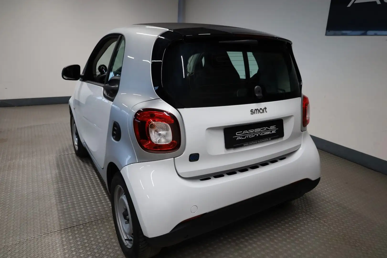 smart forTwo fortwo coupe electric drive / EQ White - 2