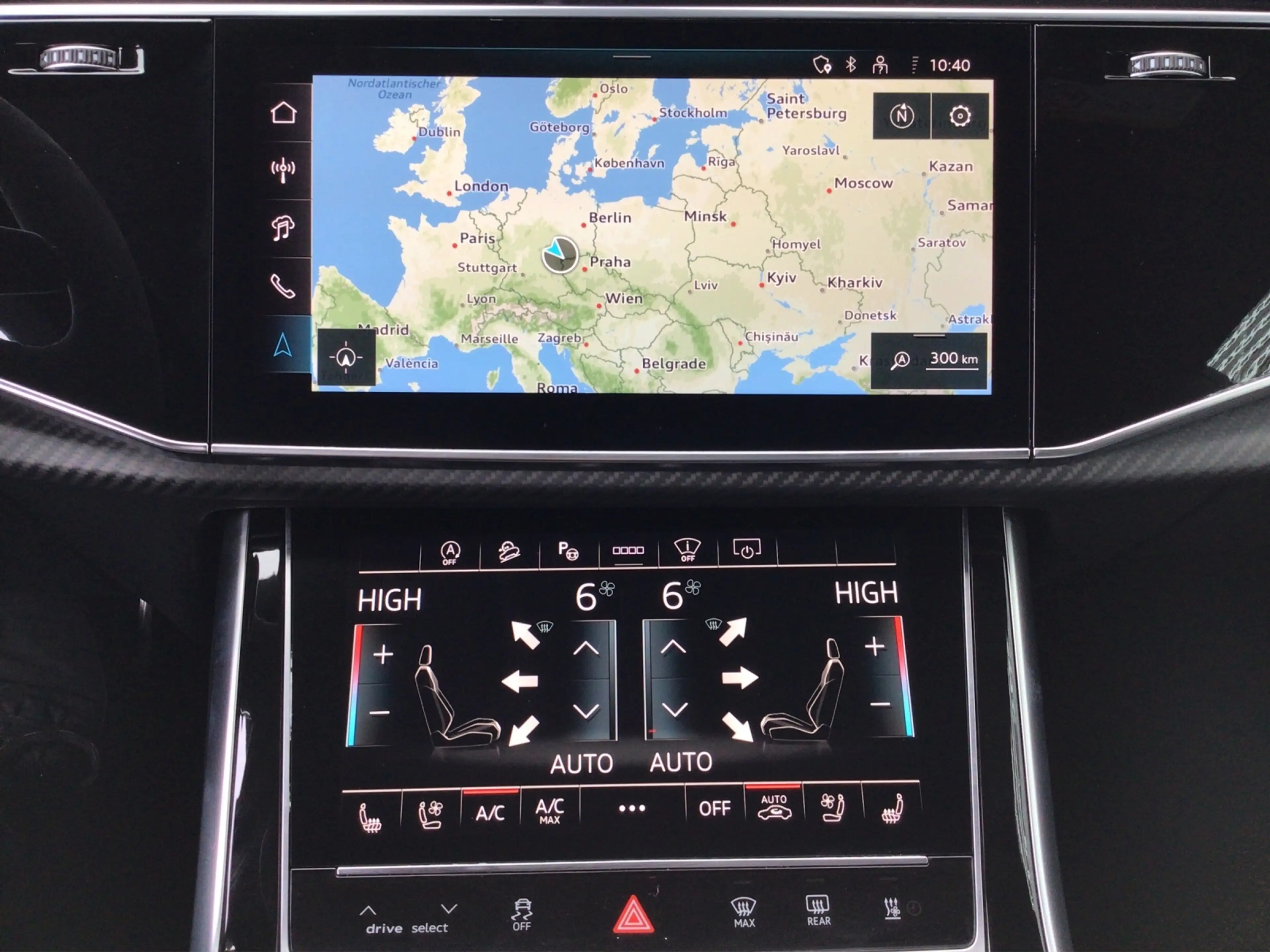 Audi RS Q8 performance 4.0 TFSI quat. PANO/STH — photo 14