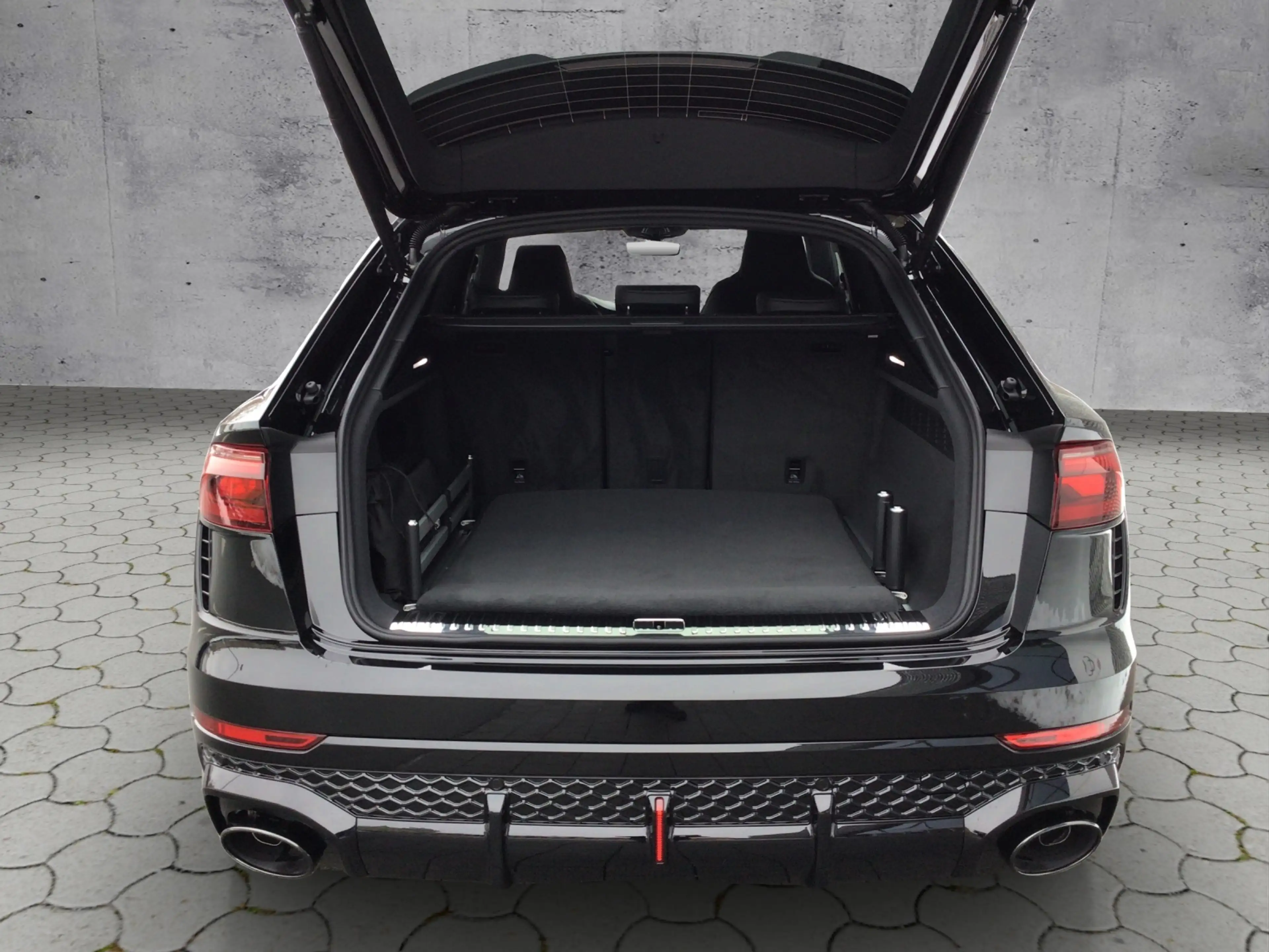 Audi RS Q8 performance 4.0 TFSI quat. PANO/STH — photo 11